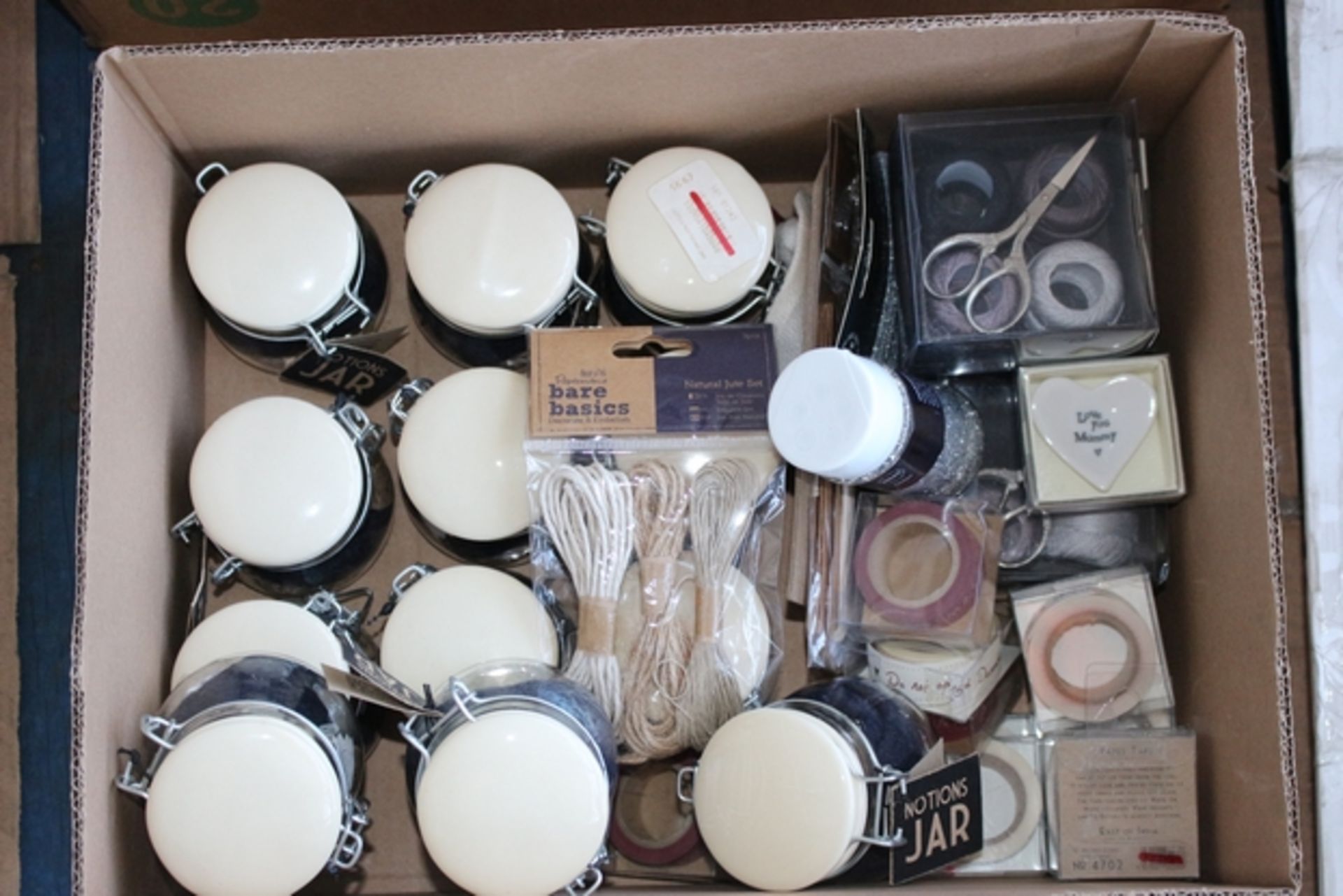 1X LOT TO CONTAIN 34 ITEMS TO INCLUDE NOTION JAR, GLITTER AND MUCH MORE (DS-TLH-B) (36.114)
