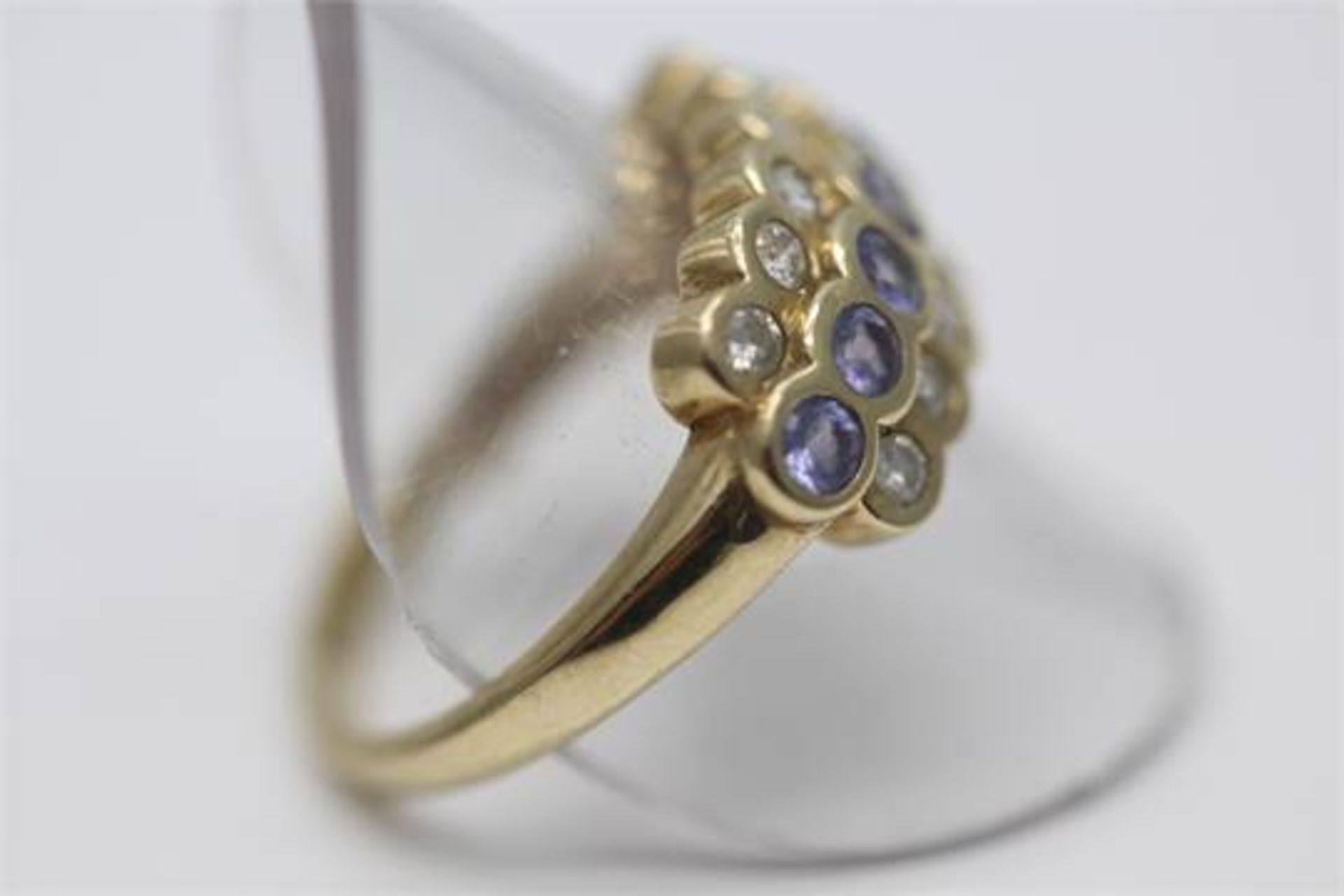 SOLID YELLOW GOLD VERY UNIQUE LADIES RING SET WITH 1.00 CARATS OF DIAMONDS AND TANZANITE (PV-JH) - Image 2 of 2