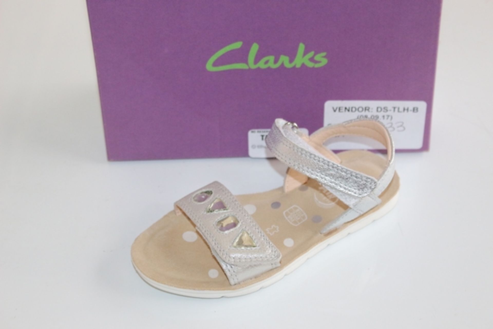 1X BOXED UNUSED PAIR OF CLARKES CHILDREN'S SHOES SIZE 8.5F RRP £30 (DS-TLH-B) (30.133)