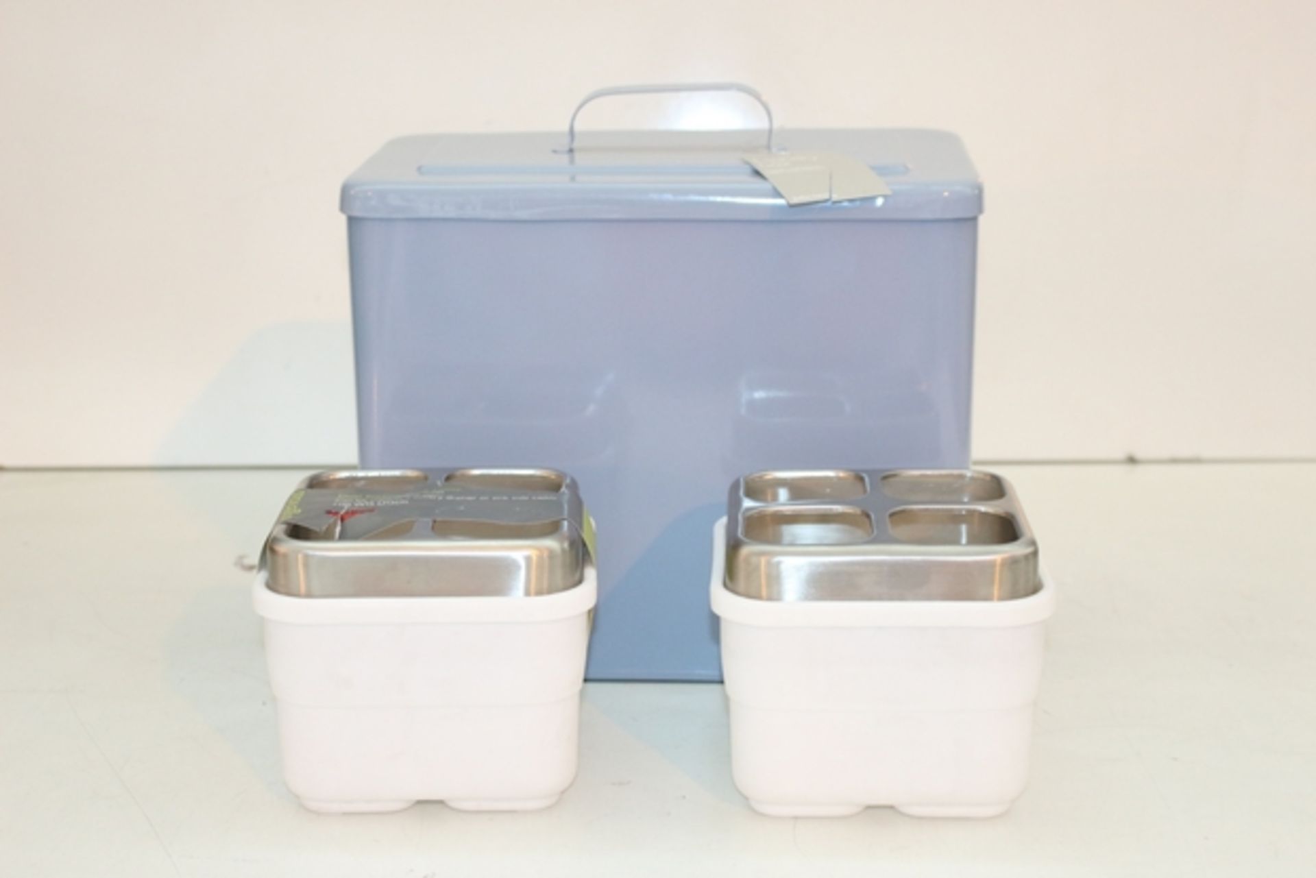 1X LOT TO CONTAIN 14 ITEMS TO INCLUDE LAUNDRY BOX AND SINK CADDYS COMBINED RRP £160 (DS-TLH-B) (90.