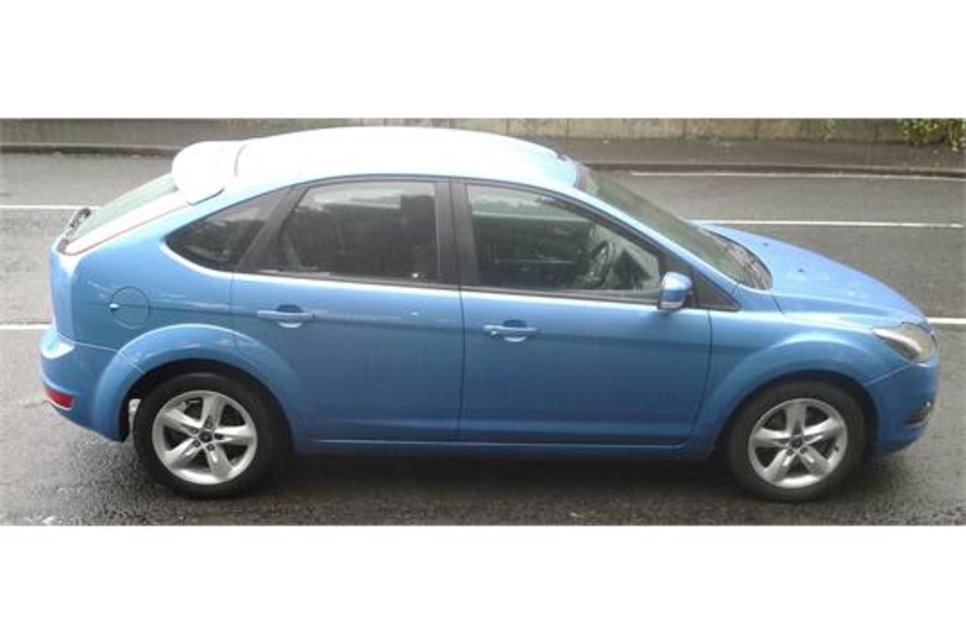 FORD FOCUS ZETEC, WR10 WKJ, 1-6 LTR, PETROL, MANUAL, 4 DOOR HATCH, 27.05.2010, CURRENT RECORDED - Image 2 of 11