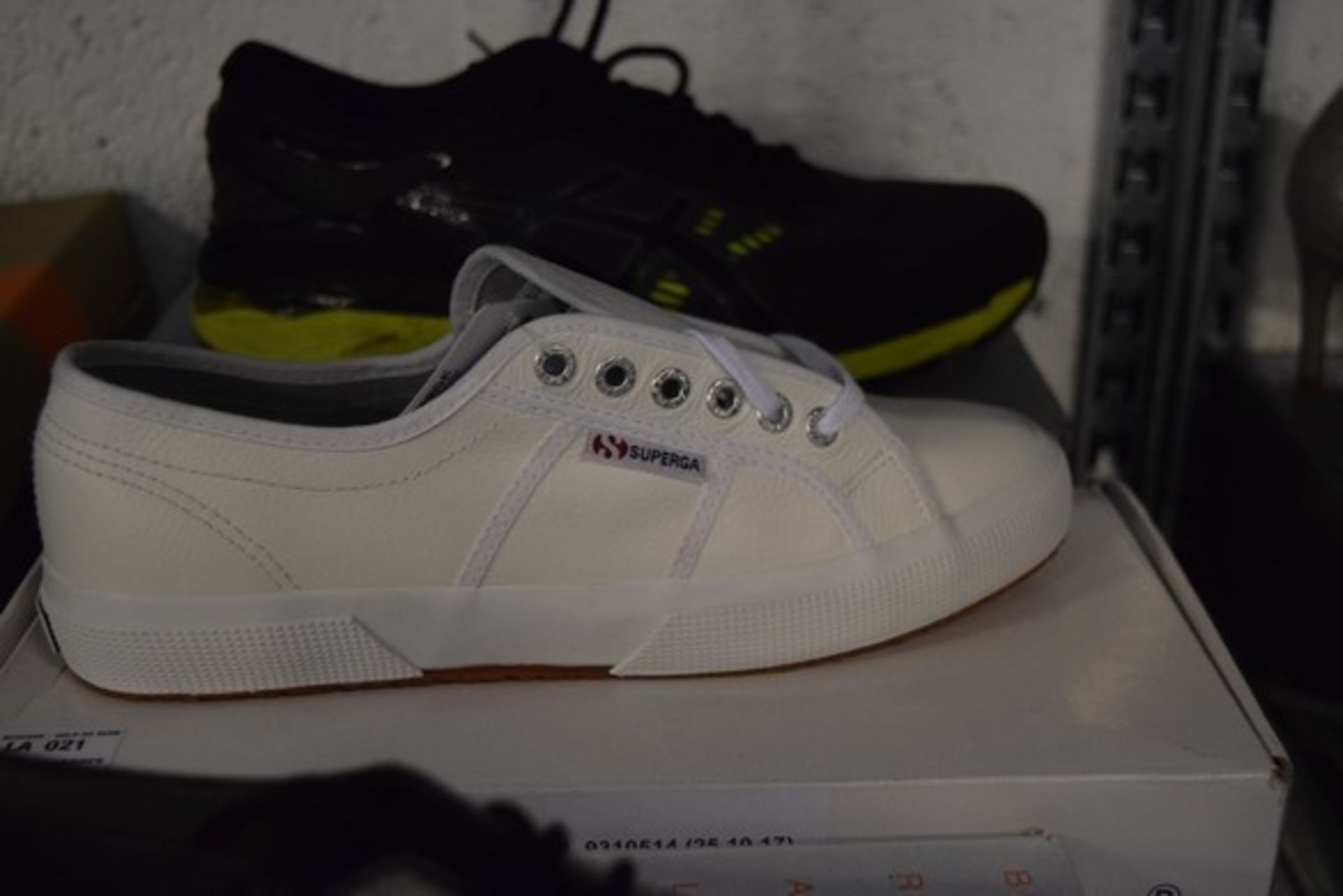 1 x BOXED PAIR OF SUPERGA LADIES TRAINERS SIZE 7 RRP £65 25.10.17 3871508 *PLEASE NOTE THAT THE