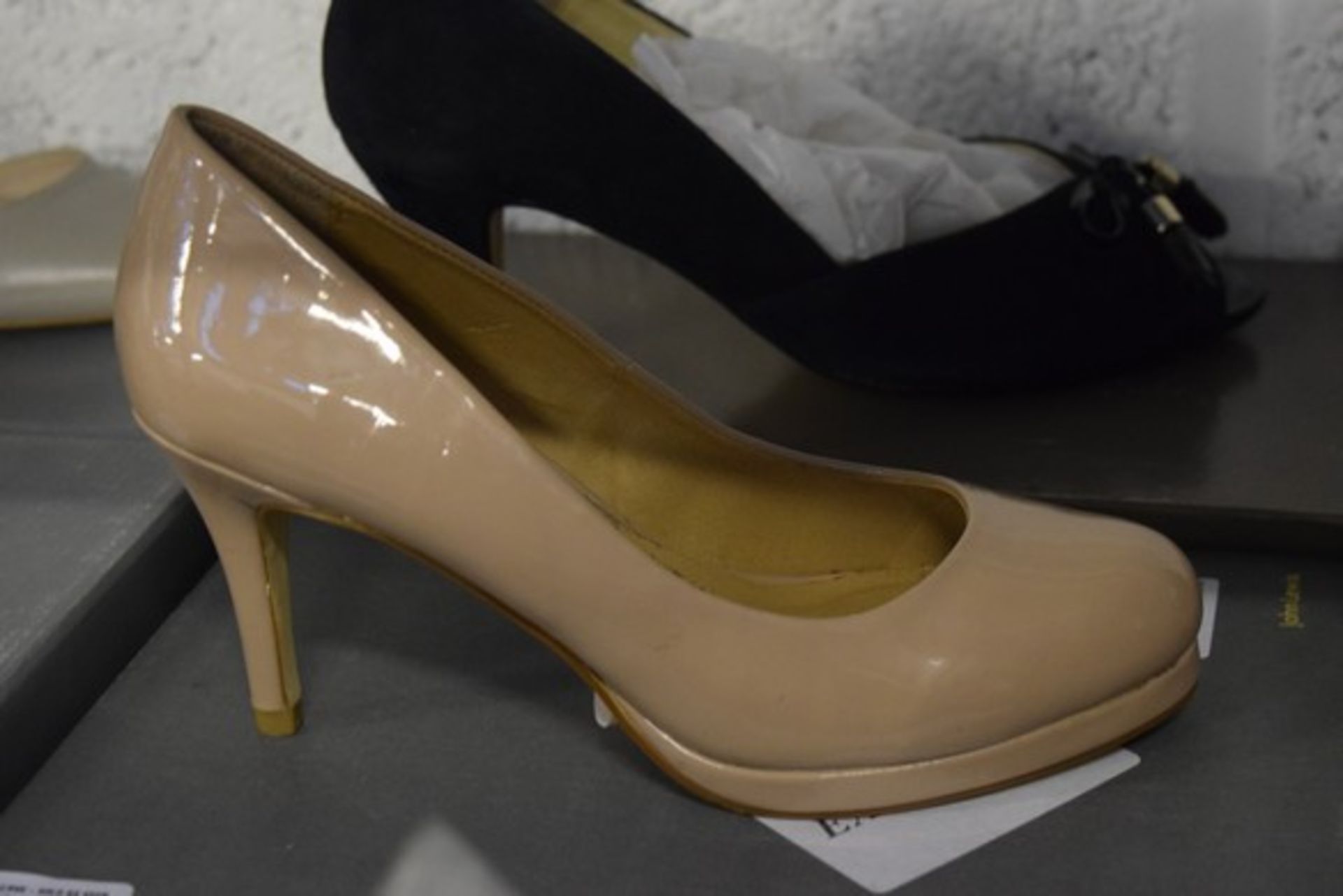 1 x BOXED PAIR OF LADIES DESIGNER HEELED SHOES SIZE 5 RRP £35 25.09.17 1.043 *PLEASE NOTE THAT THE