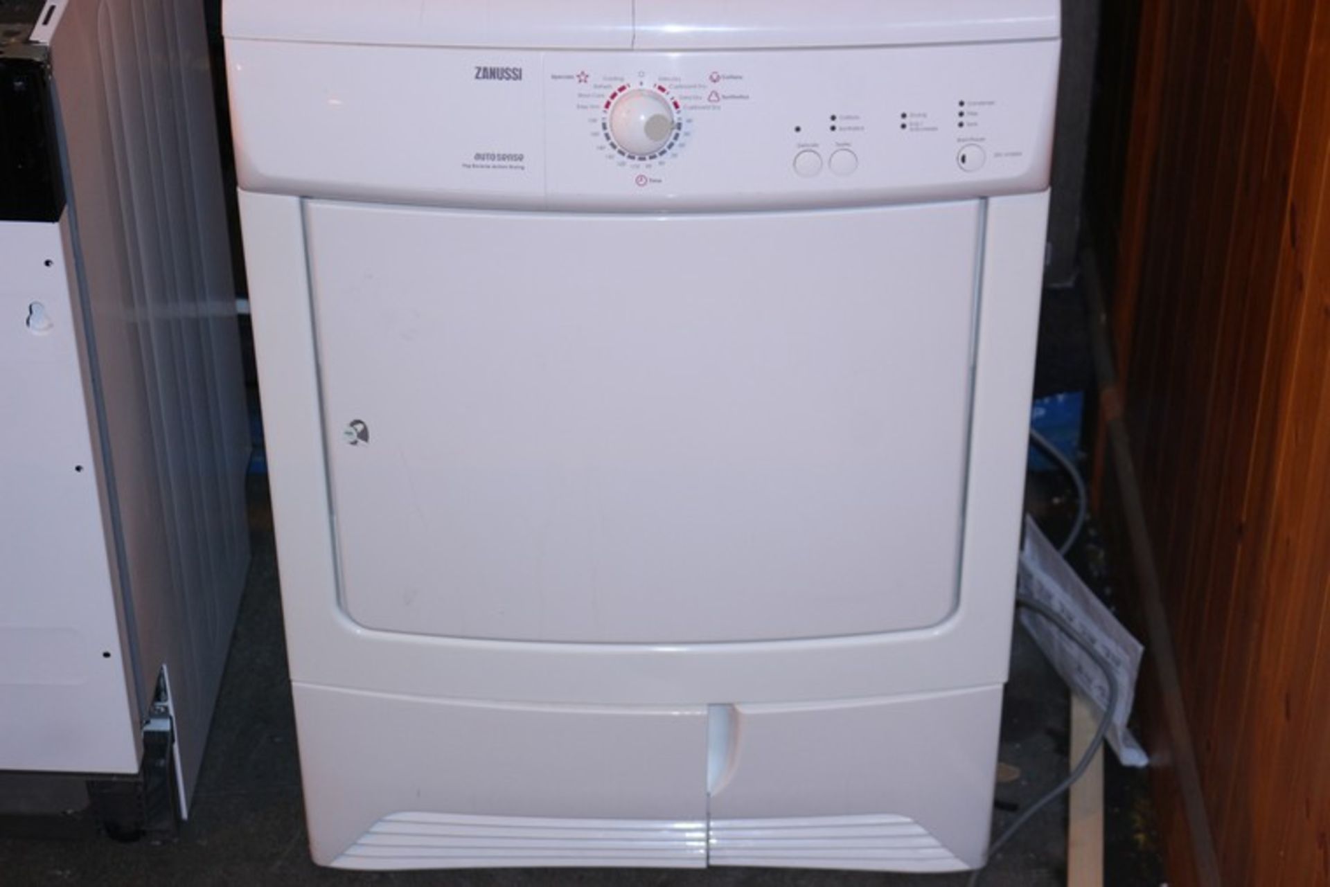 1 x ZANUSSI ZDC47200W DRYER IN WHITE (18.10.17) *PLEASE NOTE THAT THE BID PRICE IS MULTIPLIED BY THE