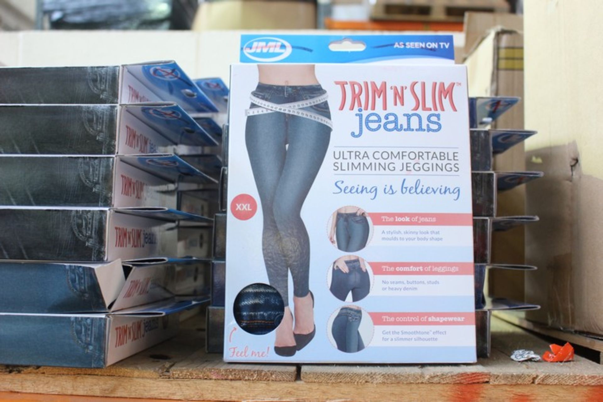 2 x BOXED PAIRS OF TRIM AND SLIM JEANS (SIZE AND COLOURS MAY VARY) *PLEASE NOTE THAT THE BID PRICE