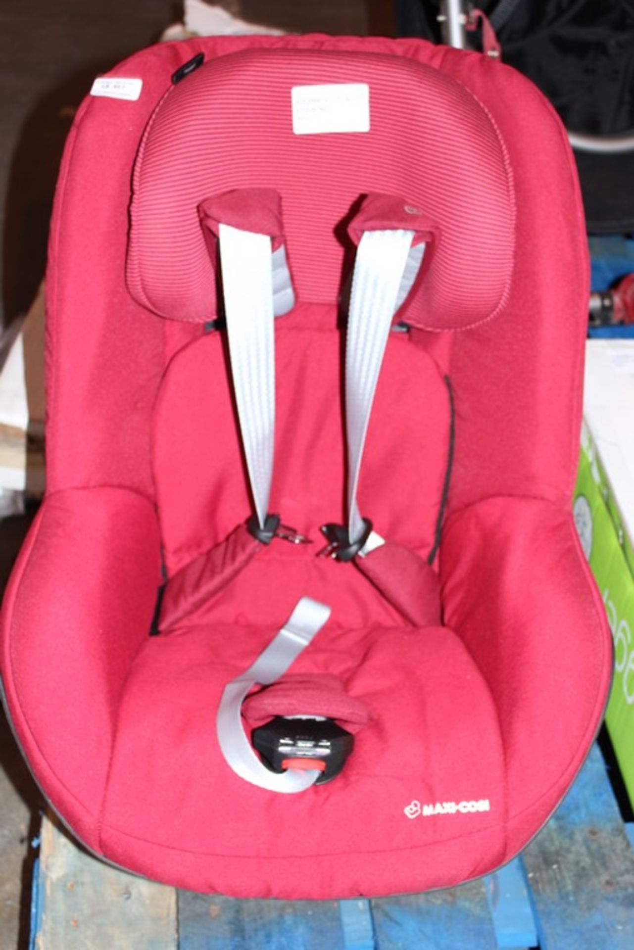1 x MAXI COSY PEARL CAR SEAT IN RED RRP £150 (17.10.17) (3772675) *PLEASE NOTE THAT THE BID PRICE IS