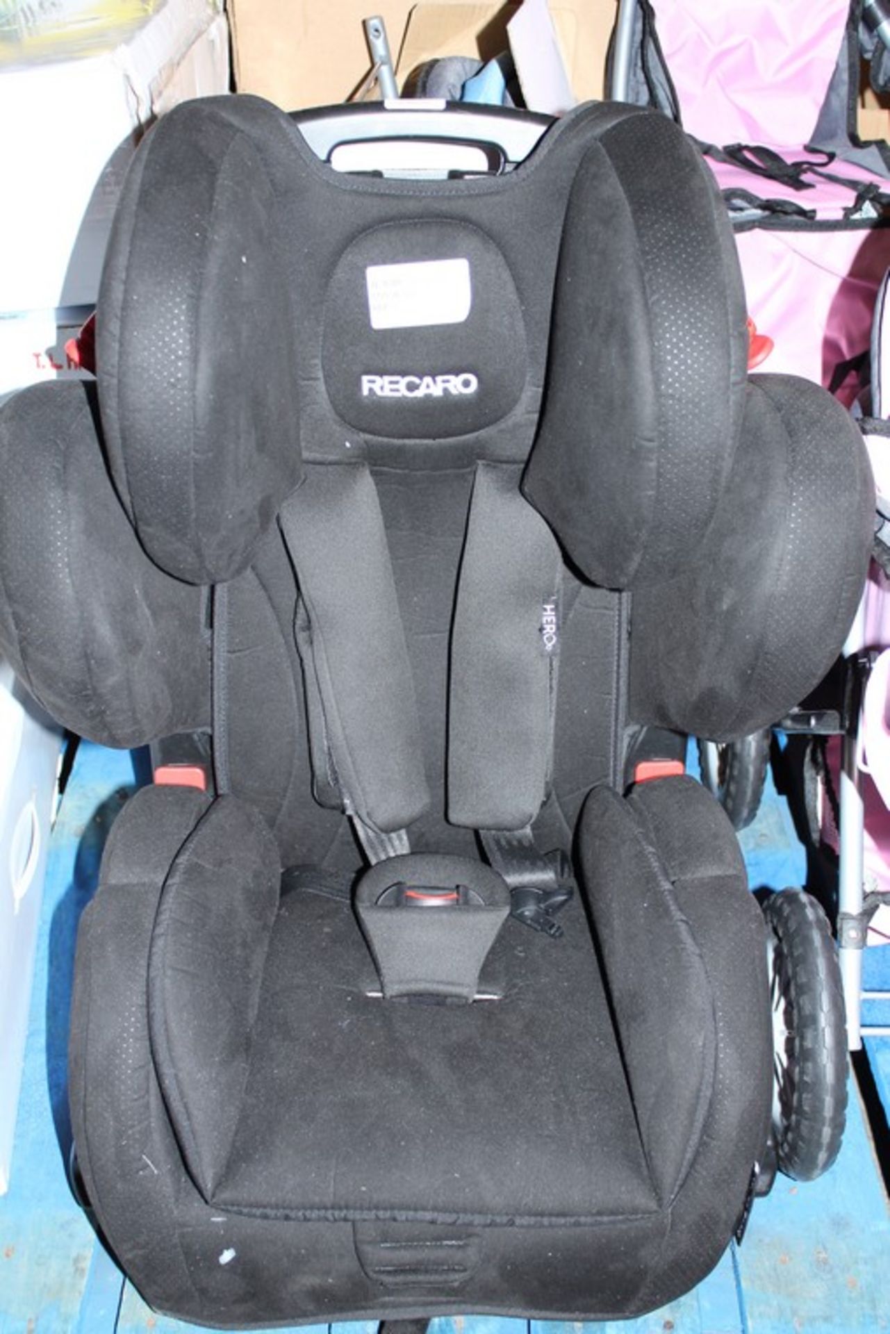 1 x RECARO HERO CHILDRENS CAR SEAT IN BLACK RRP £80 (10.10.17) (3740333) *PLEASE NOTE THAT THE BID