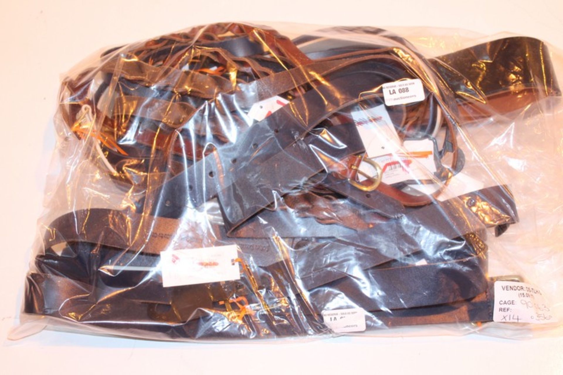 14 x ASSORTED MENS BELTS IN A BAG COMBINED RRP £350 (15.09.17) (19.063) *PLEASE NOTE THAT THE BID