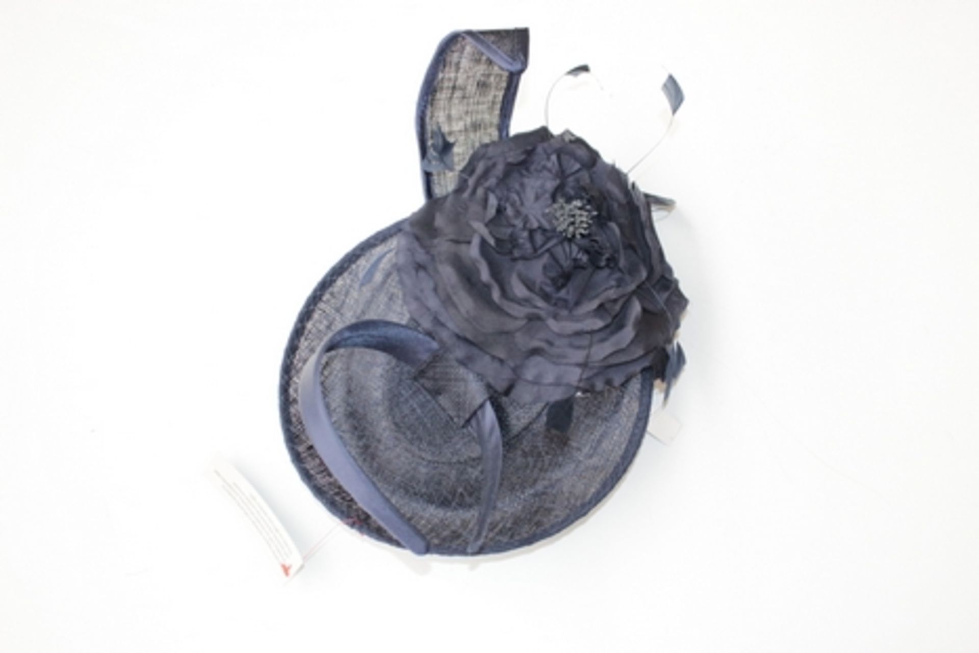 1 LOT TO CONTAIN 5 PIECES OF UNUSED LADIES HEADWEAR COMBINED RRP £300 (DS-TLH-F) (43.158)