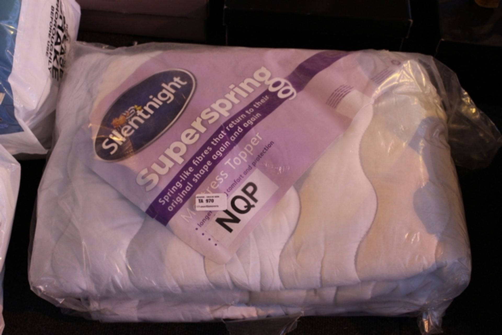 1X BAGGED UNUSED SILENT NIGHT SUPER SPRING SINGLE MATTRESS TOPPER (DS-NP)