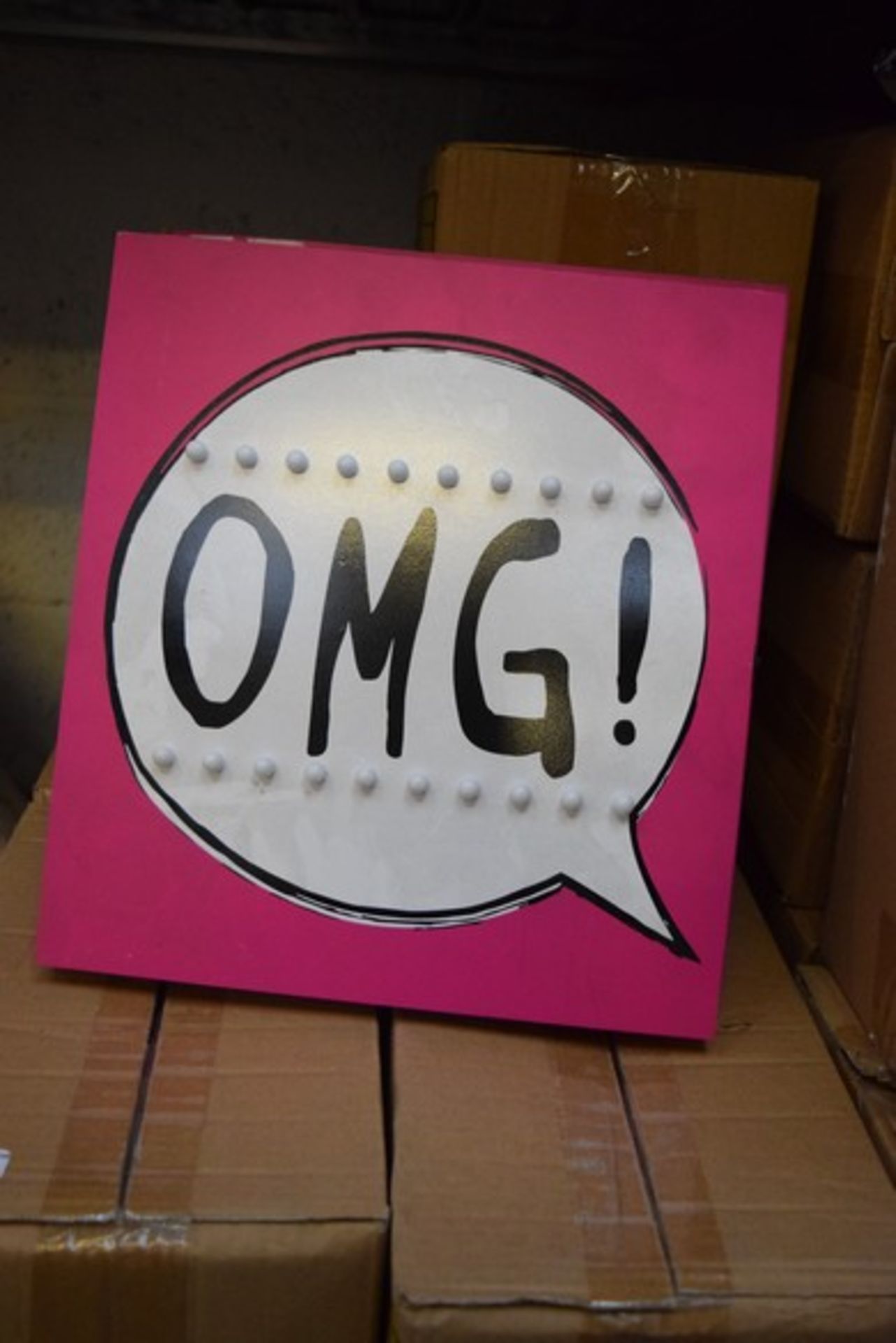 5 x BOX OF 4 "OMG" PINK LED LIT CANVAS *PLEASE NOTE THAT THE BID PRICE IS MULTIPLIED BY THE NUMBER