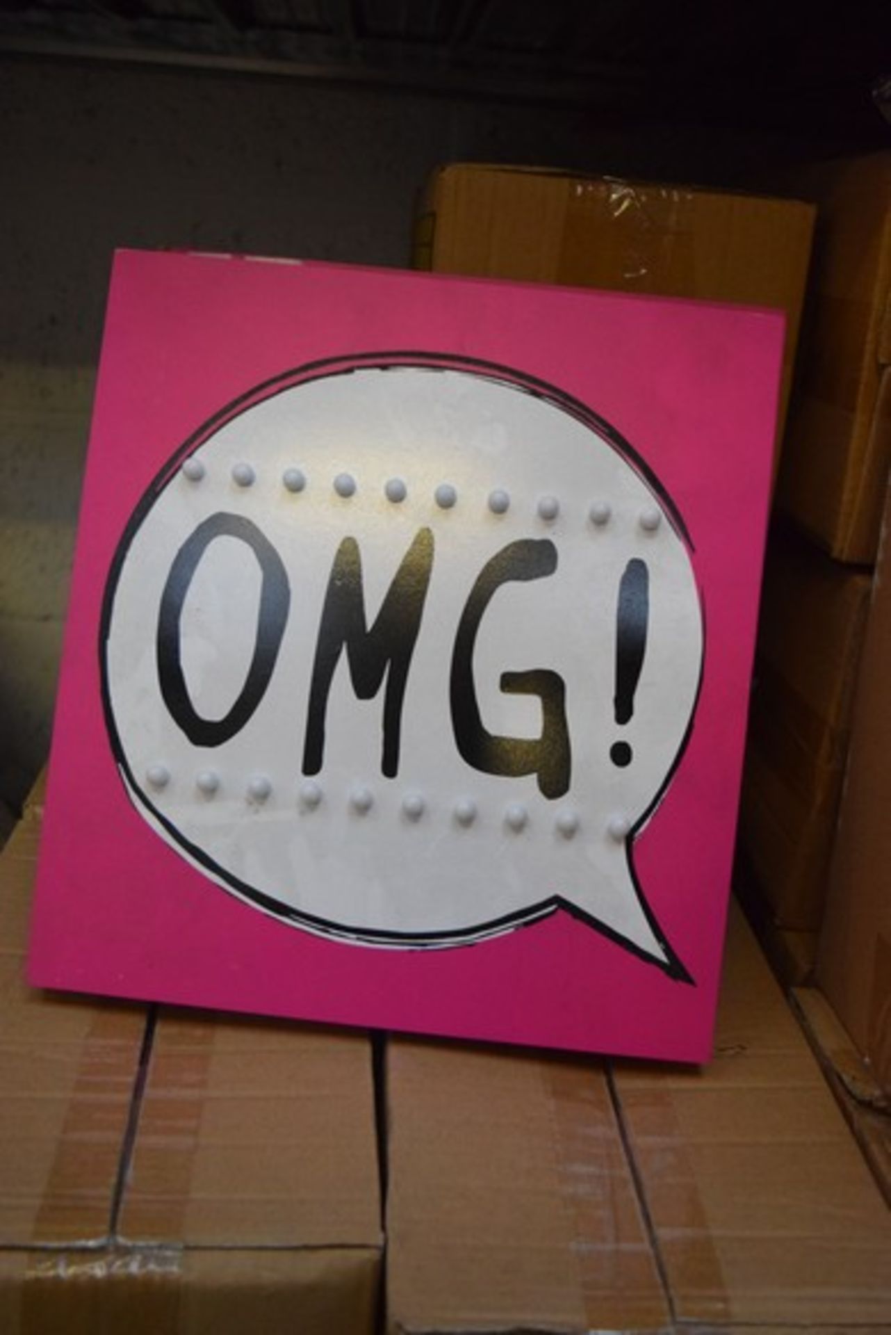 5 x BOX OF 4 "OMG" PINK LED LIT CANVAS *PLEASE NOTE THAT THE BID PRICE IS MULTIPLIED BY THE NUMBER