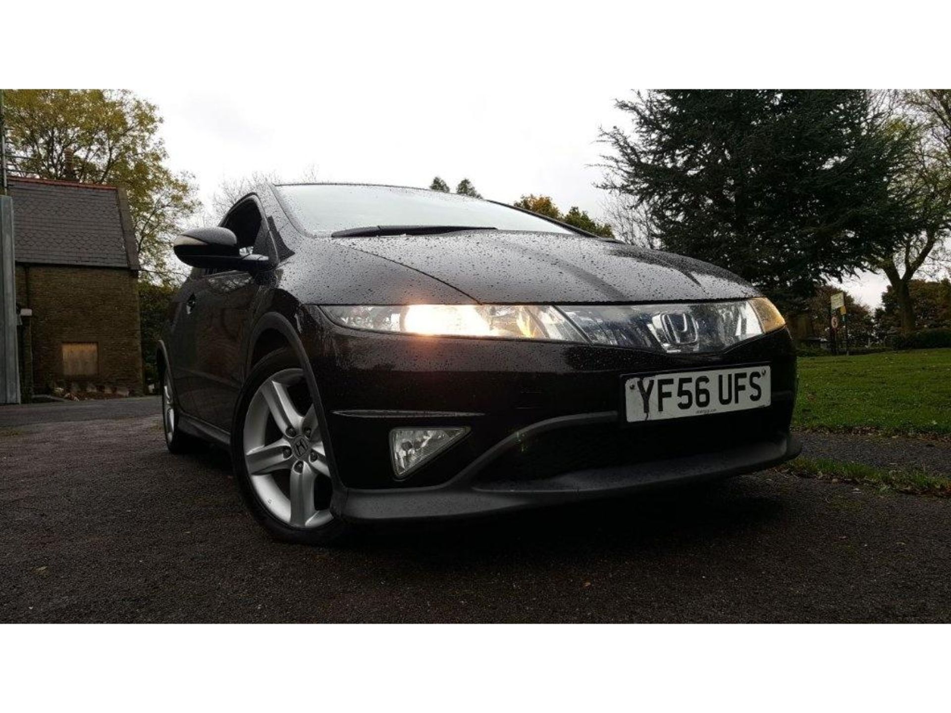 HONDA CIVIC VTEC S GT 1.8L PETROL AUTO 2 DOOR HATCH IN BRONZE. YF56 UFS. CURRENT RECORDED MILAGE - Image 4 of 16