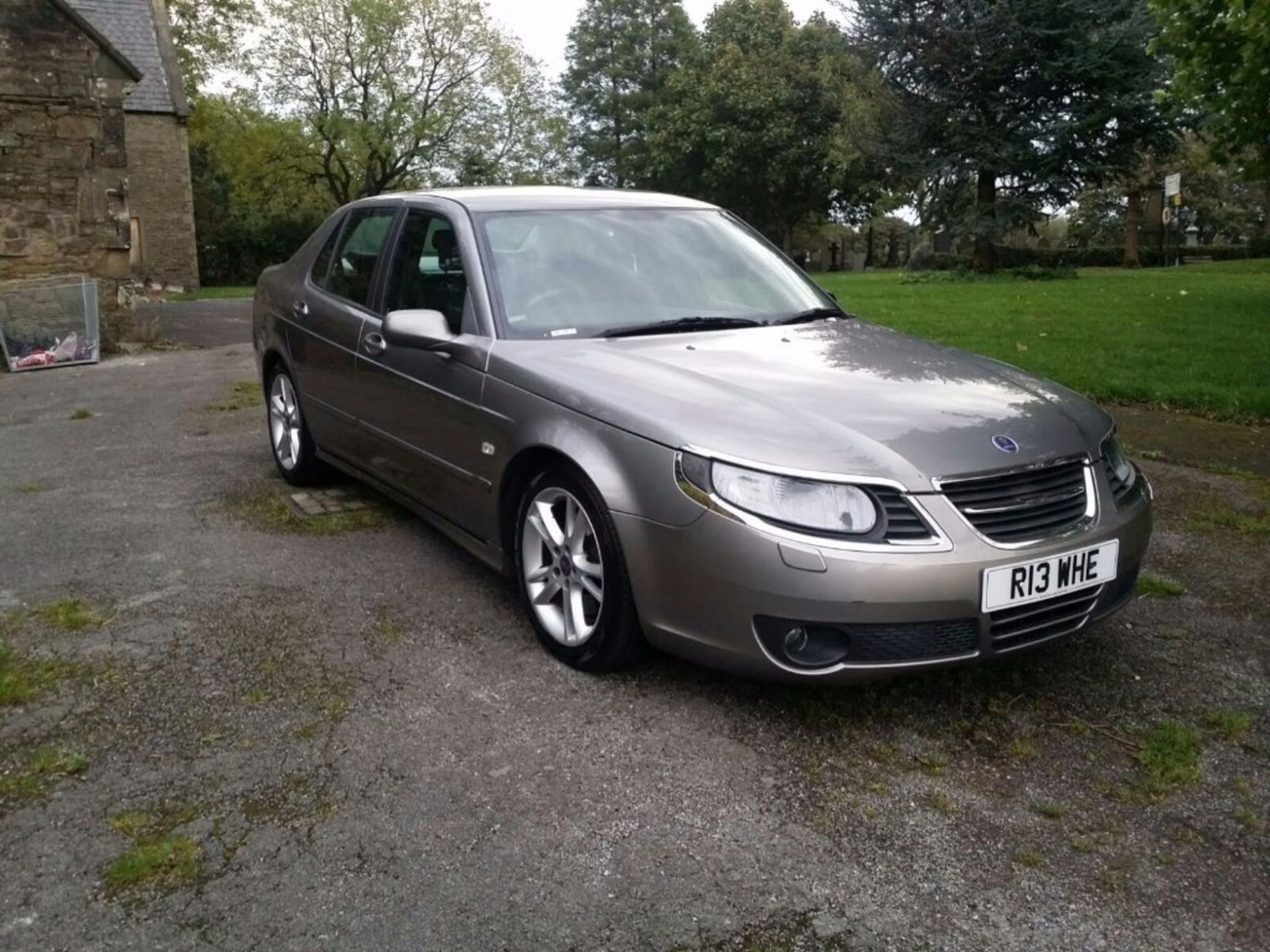 SAAB 9-5 2.3 AERO S.A 2.3L PETROL MANUAL 4 DOOR SALOON IN GREY. R13 WHE. CURRENT RECORDED MILAGE - Image 3 of 19