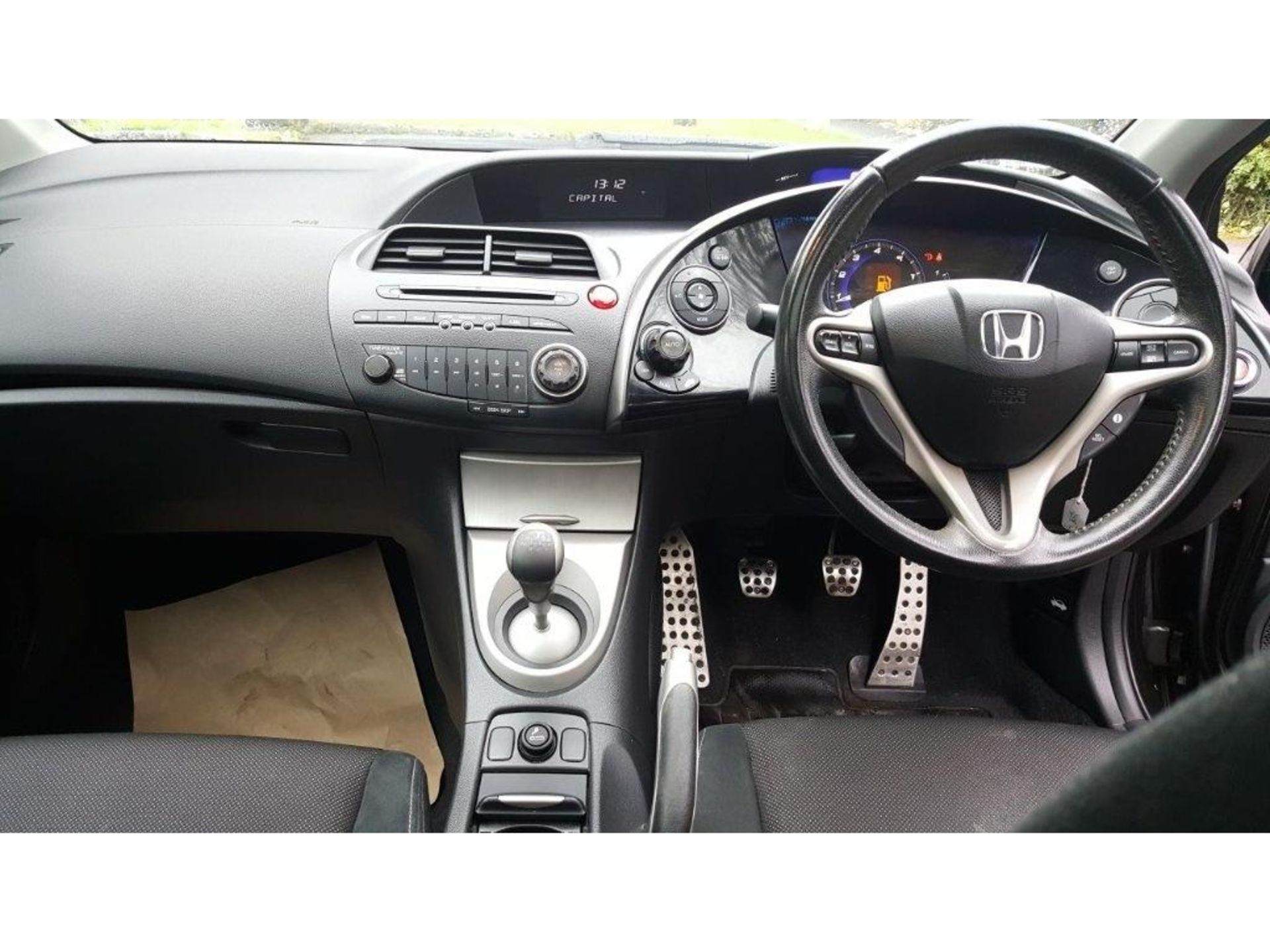 HONDA CIVIC VTEC S GT 1.8L PETROL AUTO 2 DOOR HATCH IN BRONZE. YF56 UFS. CURRENT RECORDED MILAGE - Image 10 of 16