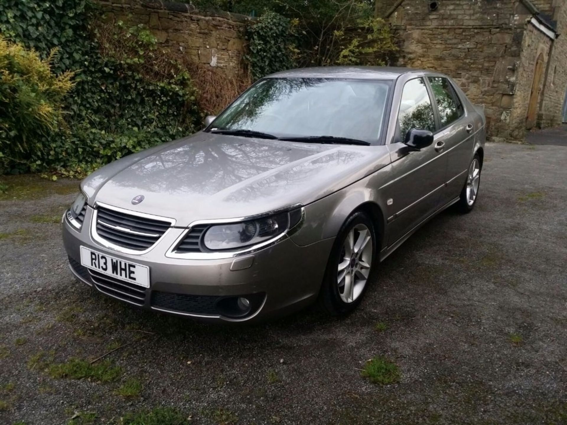 SAAB 9-5 2.3 AERO S.A 2.3L PETROL MANUAL 4 DOOR SALOON IN GREY. R13 WHE. CURRENT RECORDED MILAGE - Image 4 of 19