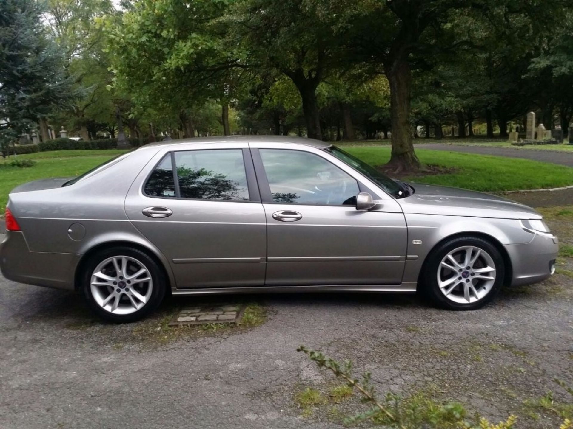 SAAB 9-5 2.3 AERO S.A 2.3L PETROL MANUAL 4 DOOR SALOON IN GREY. R13 WHE. CURRENT RECORDED MILAGE - Image 8 of 19