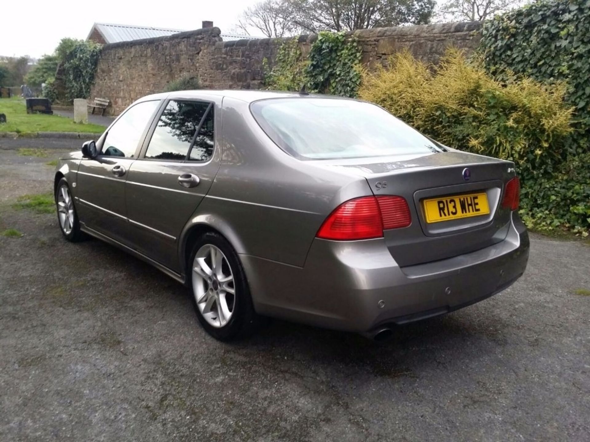 SAAB 9-5 2.3 AERO S.A 2.3L PETROL MANUAL 4 DOOR SALOON IN GREY. R13 WHE. CURRENT RECORDED MILAGE - Image 6 of 19