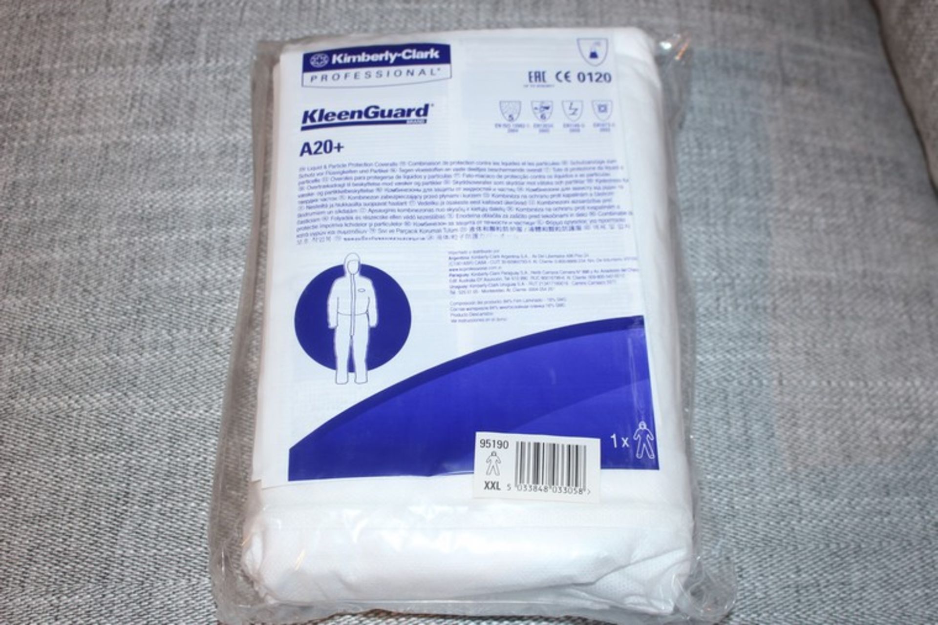 1 x LARGE AMOUNT OF KIMBERLEY CLARK CLEANGUARD SUITS IN WHITE (16.11.17)(PALLET 200) *PLEASE NOTE