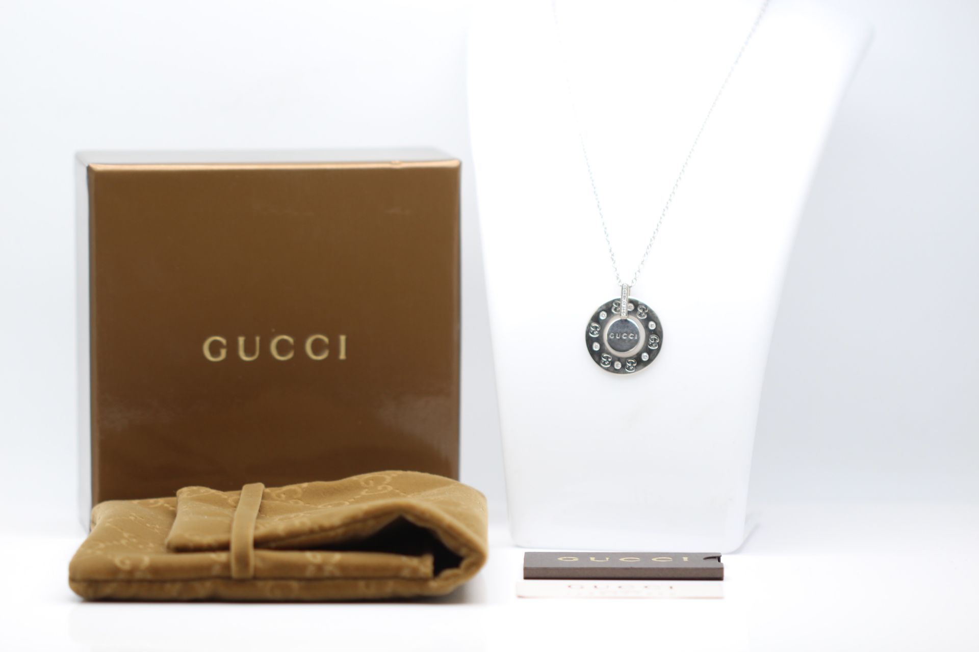GUCCI 18K SOLID WHITE GOLD AND DIAMOND LADIES NECKLACE, COMPLETE WITH BOX AND PAPERS RRP £3950 (PV-J