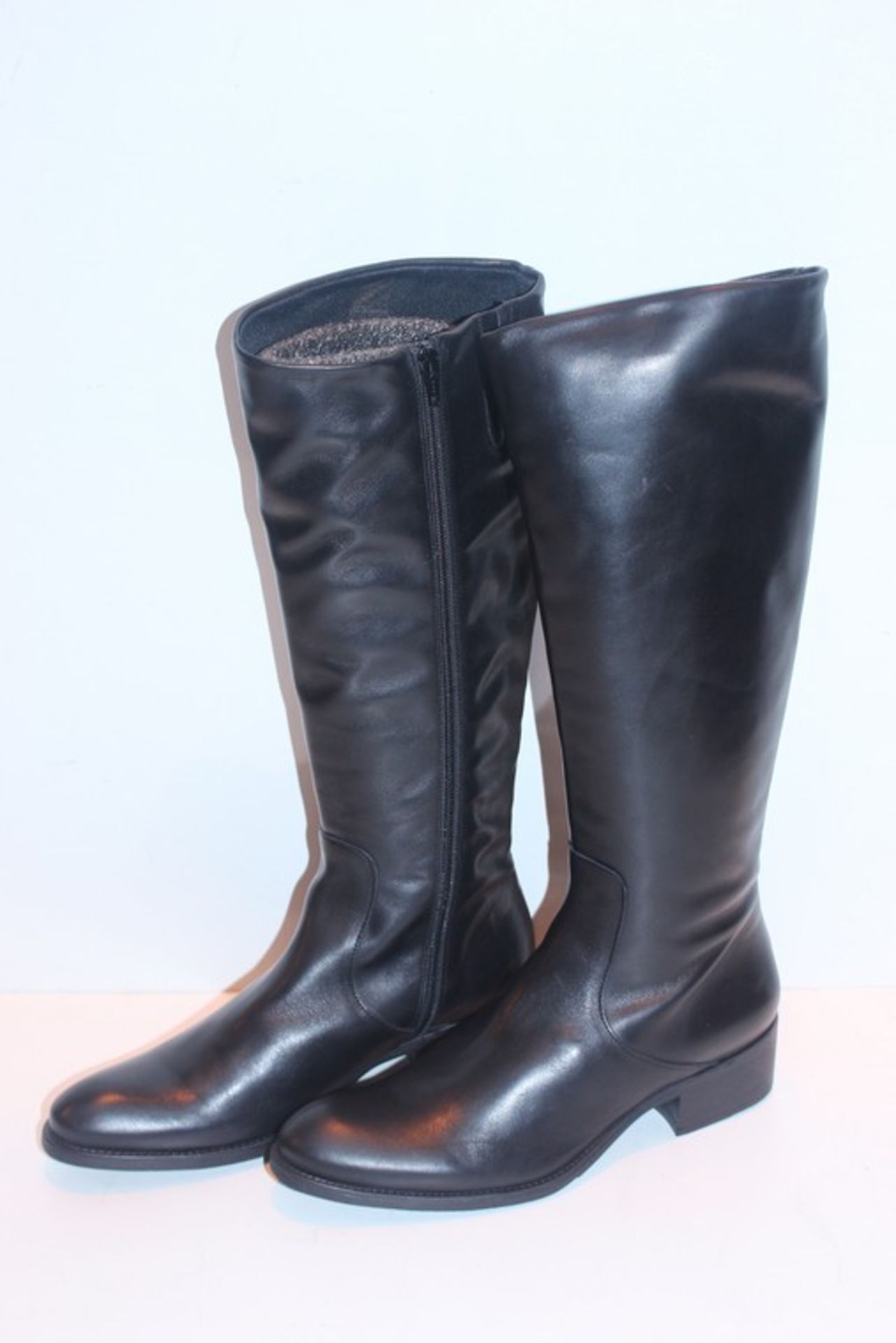 1 x BOXED PAIR OF TIROL BLACK LEATHER SIZE 7 WOMENS KNEE HIGH BOOTS RRP £150 (01.11.17) (3909720) *