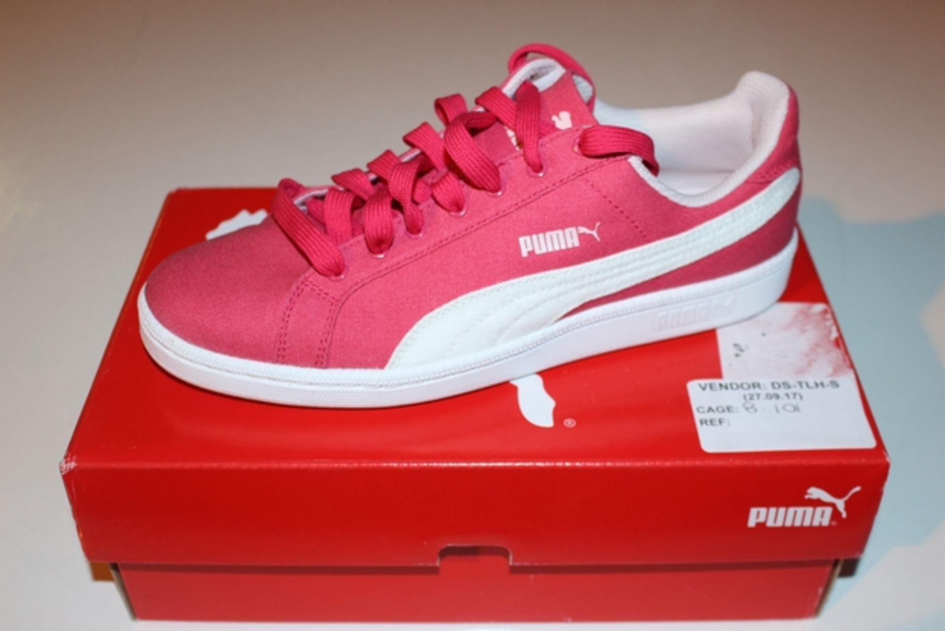 1X BOXED UNUSED PAIR OF PUMA CHILDREN'S SHOES SIZE 4 RRP £40 (DS-TLH-S) (8.101)