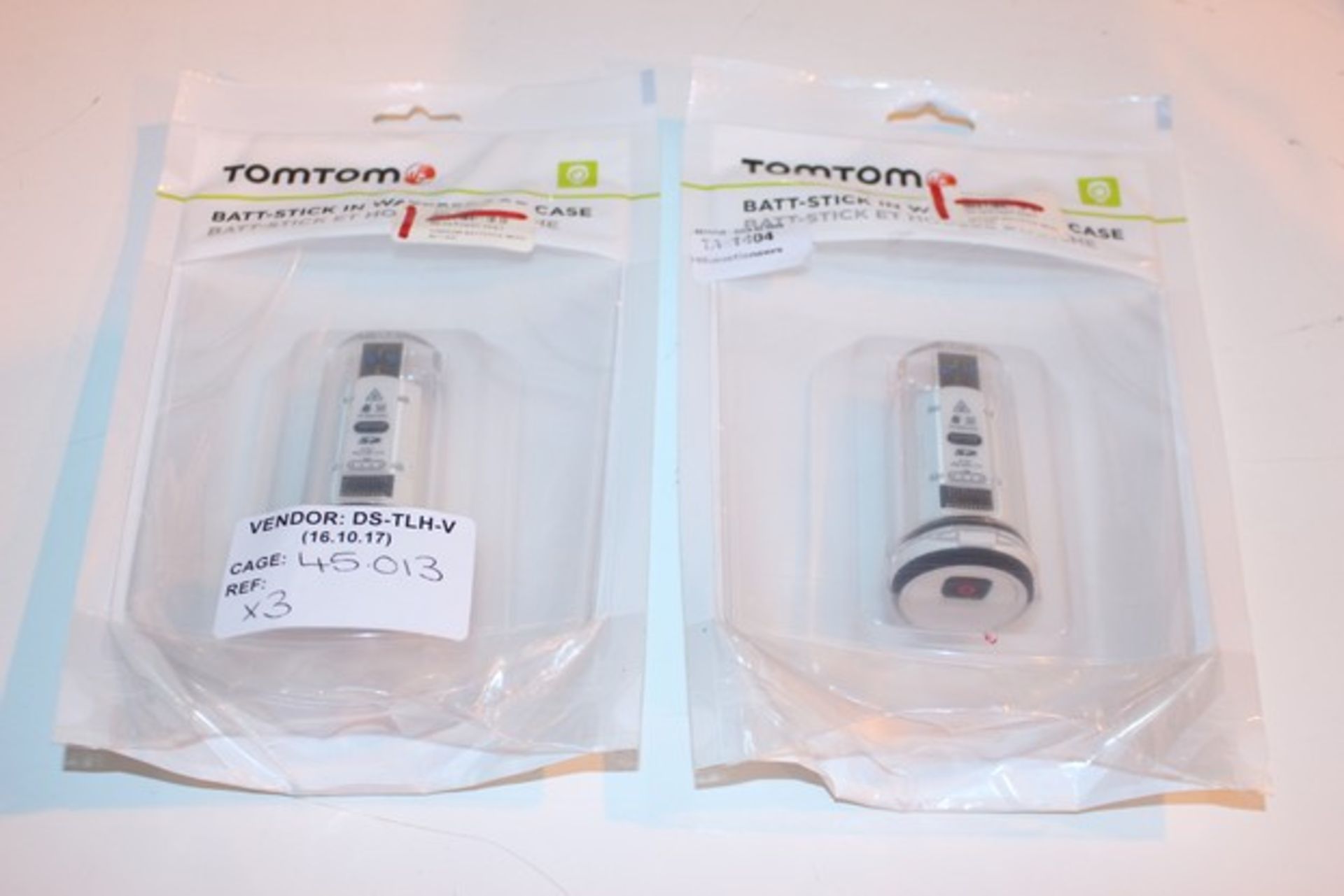 1 LOT TO CONTAIN 2 TOM-TOM BATTERY STICK IN WATERPROOF CASE (DS-TLH-R) (26.09.17) (19.075)