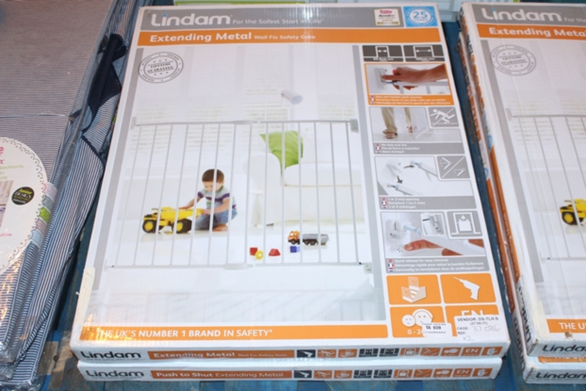 1X LOT TO CONTAIN 2 BOXED LINDAM EXTENDING WALL FIX SAFETY GATE COMBINED RRP £80 (DS-TLH-S) (37.