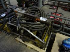 Hydraulic power pack with hose & gun