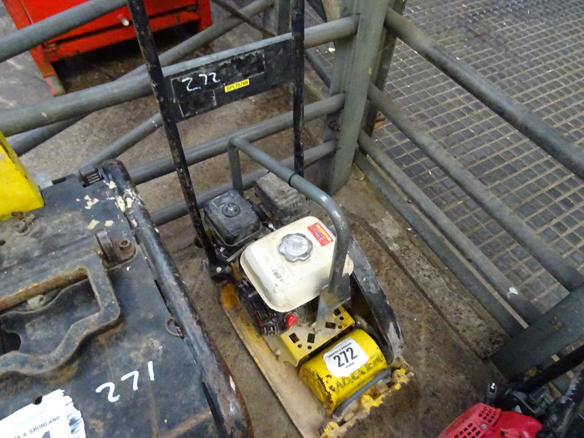 Wacker petrol plate compactor