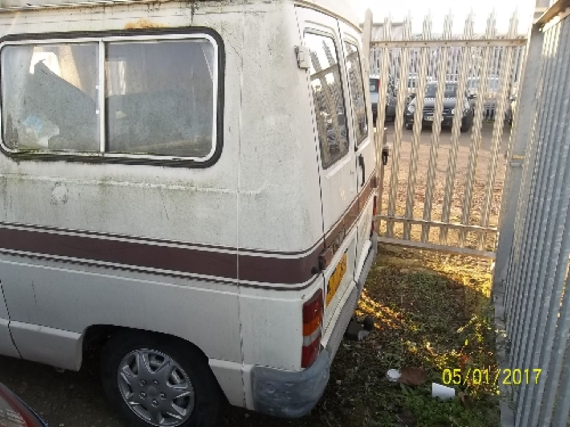 Renault Trafic T1000 - F477 TEL Date of registration: 01.08.1988 1721cc, petrol, 6 speed - Image 3 of 4