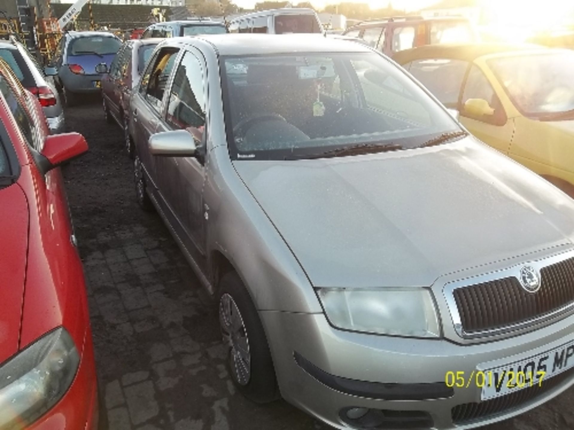 Skoda Fabia Ambiente 16V 75 A - VU05 MPF Date of registration: 01.03.2005 1390cc, petrol, 4 speed - Image 2 of 4