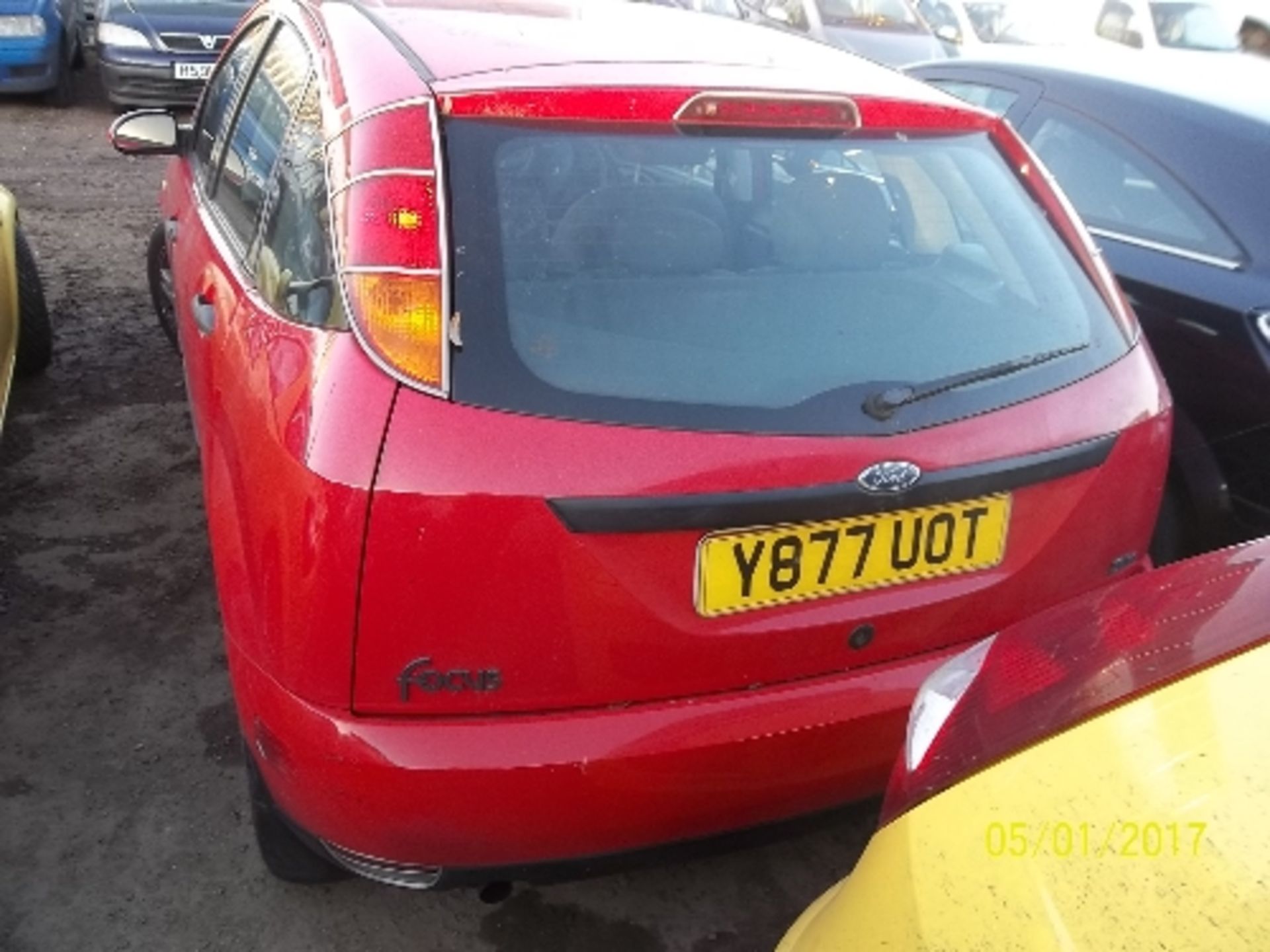 Ford Focus Zetec - Y877 UOTDate of registration: 01.03.20011596cc, petrol, manual, redOdometer - Image 3 of 4