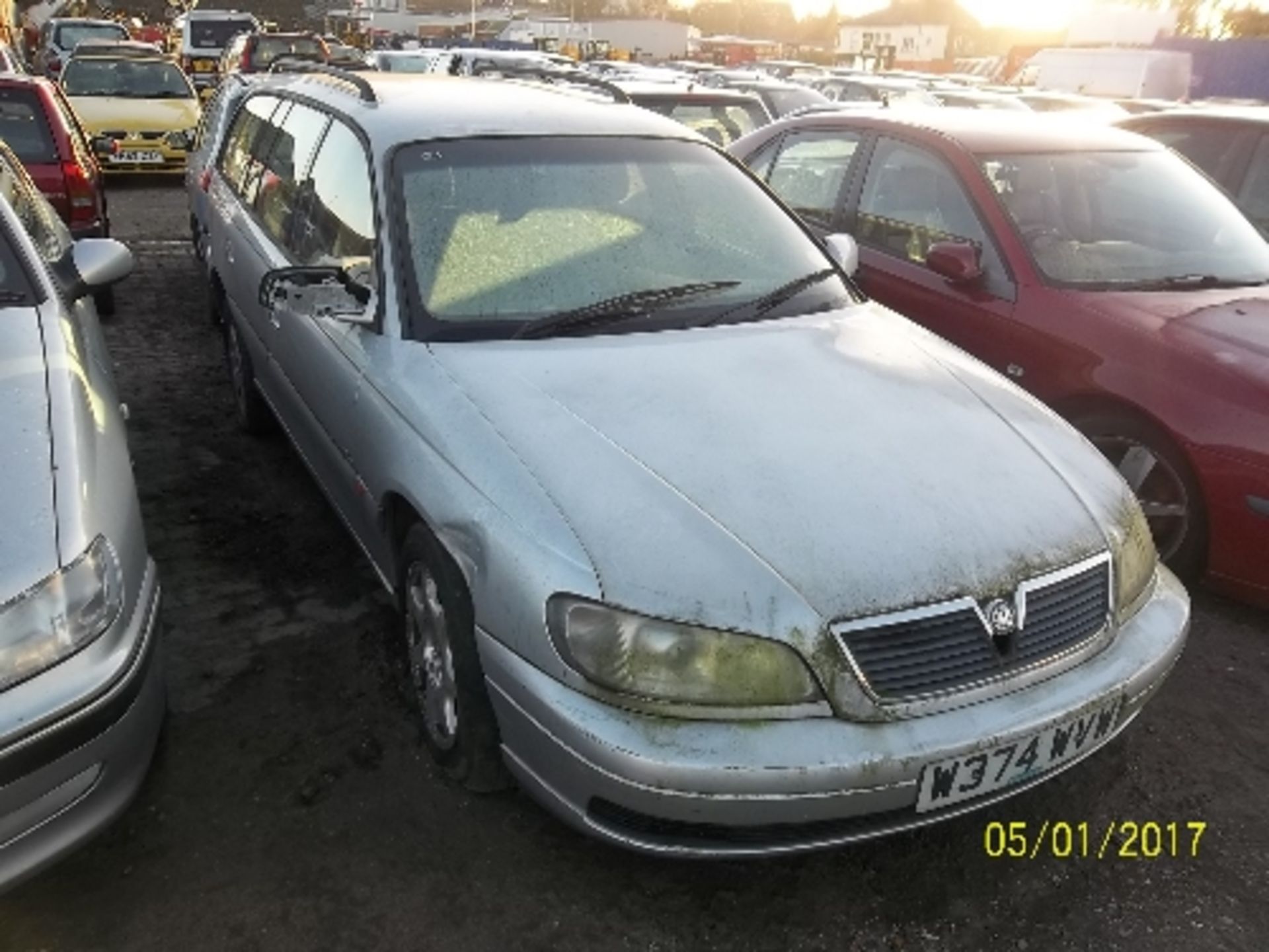 Vauxhall Omega GLS Estate - W374 WVW Date of registration: 19.07.2000 1998cc, petrol, manual, silver - Image 2 of 4