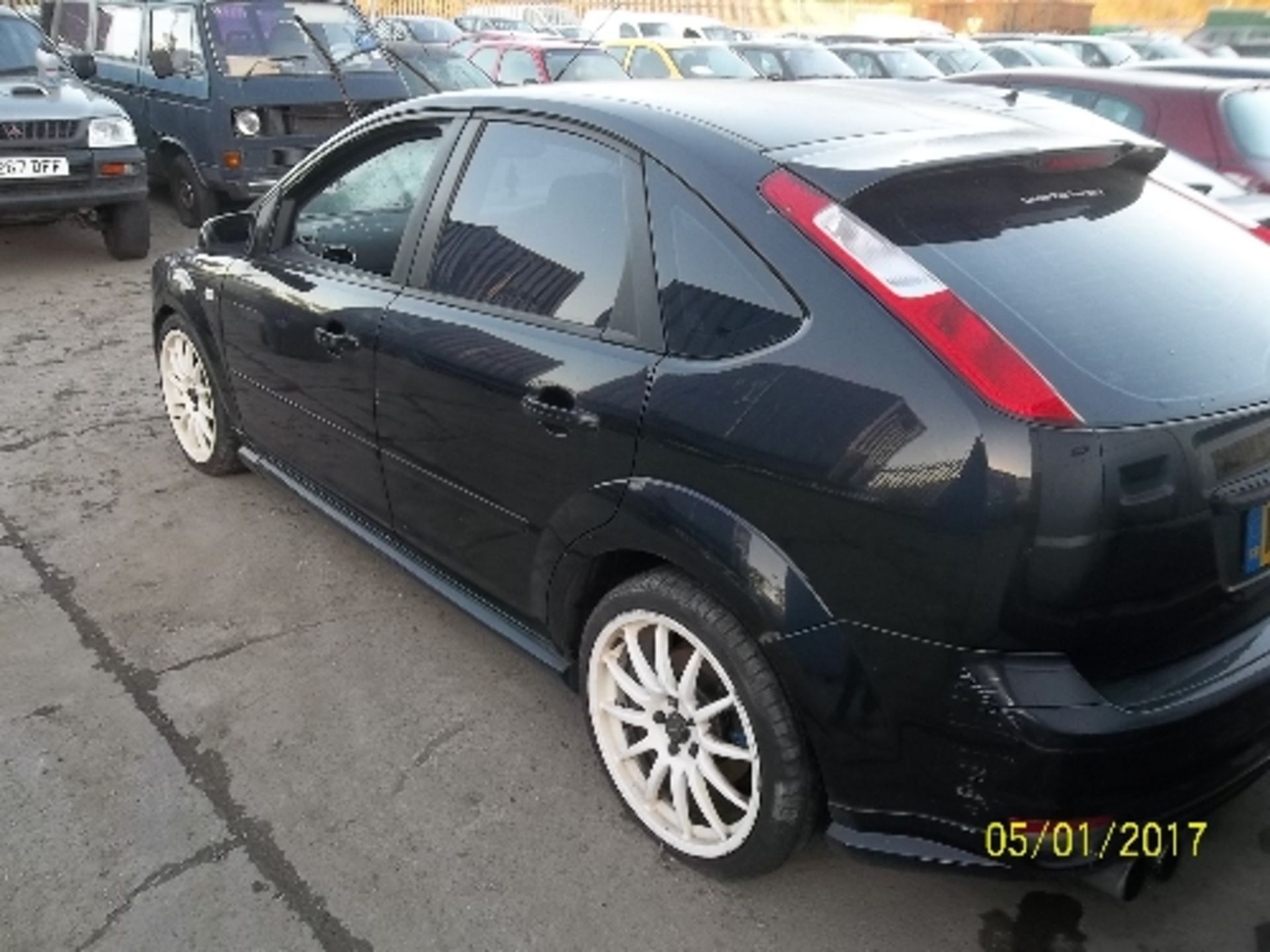 Ford Focus Titanium - NJ55 OEK Date of registration: 20.09.2005 1999cc, petrol, manual, black - Image 4 of 4