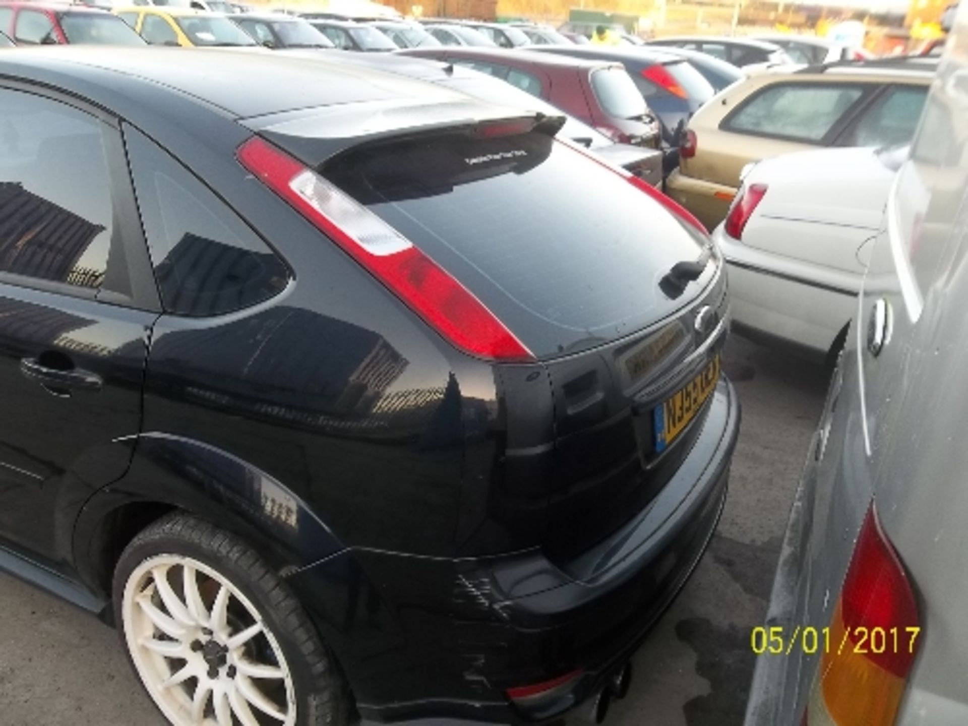 Ford Focus Titanium - NJ55 OEK Date of registration: 20.09.2005 1999cc, petrol, manual, black - Image 3 of 4