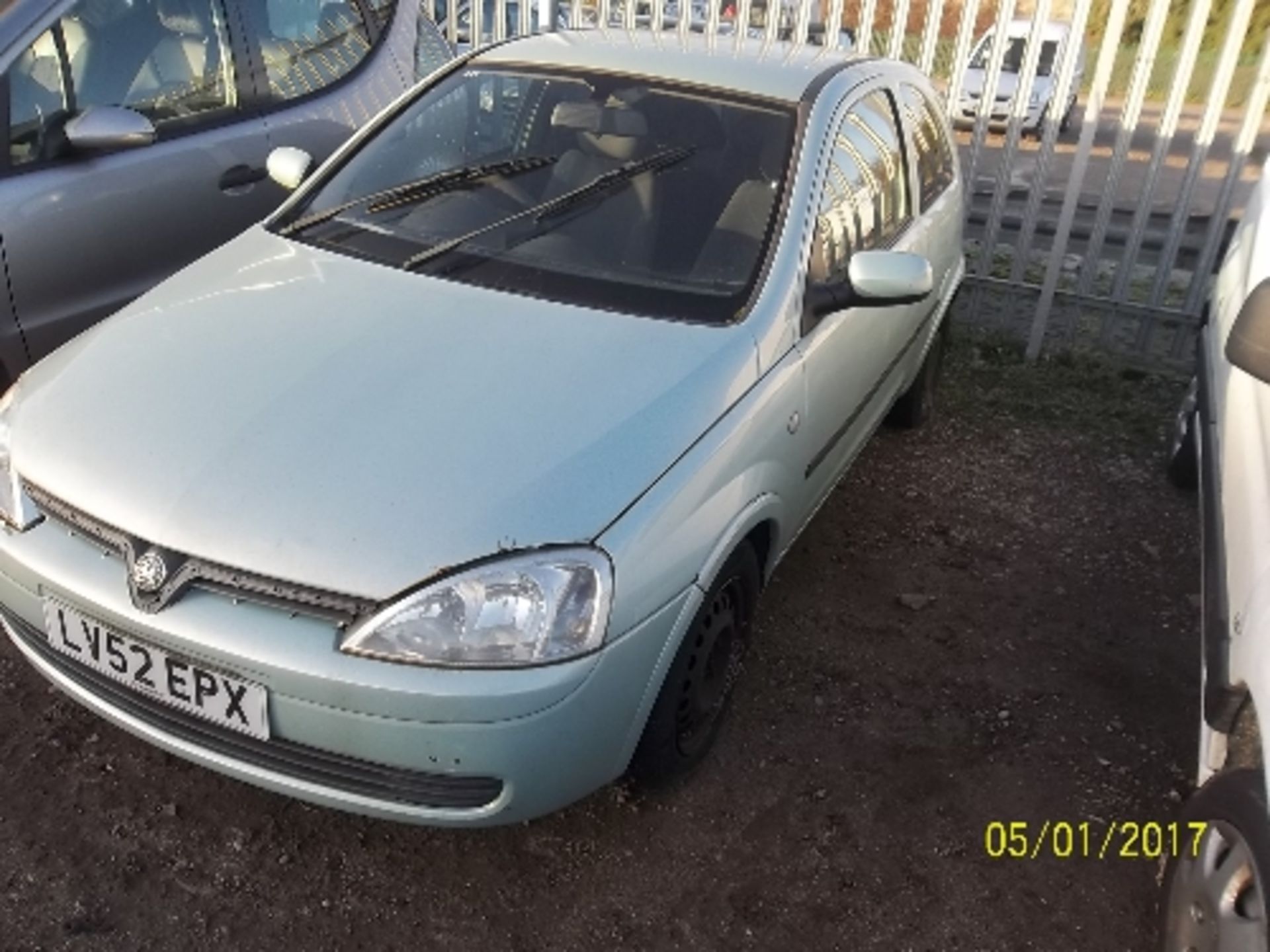 Vauxhall Corsa Comfort 16V - LV52 EPX Date of registration: 11.10.2002 1199cc, petrol, manual, green - Image 5 of 5