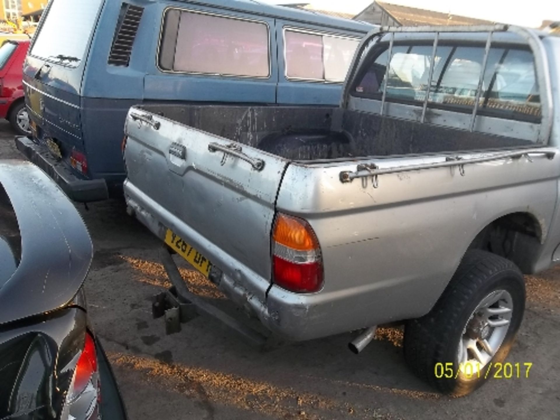 Mitsubishi L200 2.5TD GL 4WD Pick up - V267 DFFDate of registration: 01.01.20002477cc, diesel, - Image 3 of 4