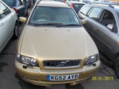 Volvo V40 D Sport LUX - KG52 AYD Date of registration: 27.09.2002 1870cc, diesel, manual, gold