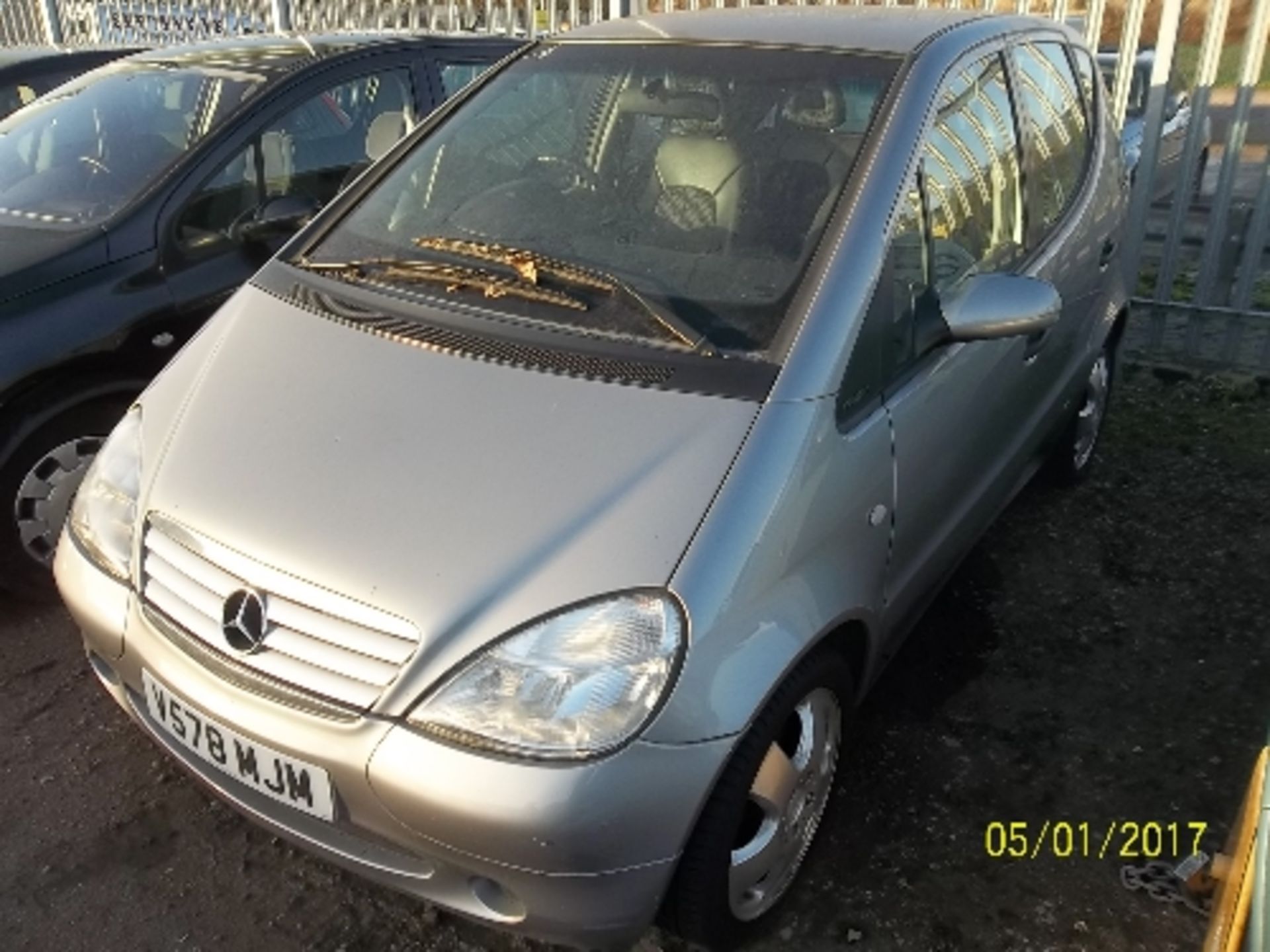 Mercedes A190 Avantgarde - V578 MJM Date of registration: 21.01.2000 1898cc, petrol, 5 speed - Image 5 of 5