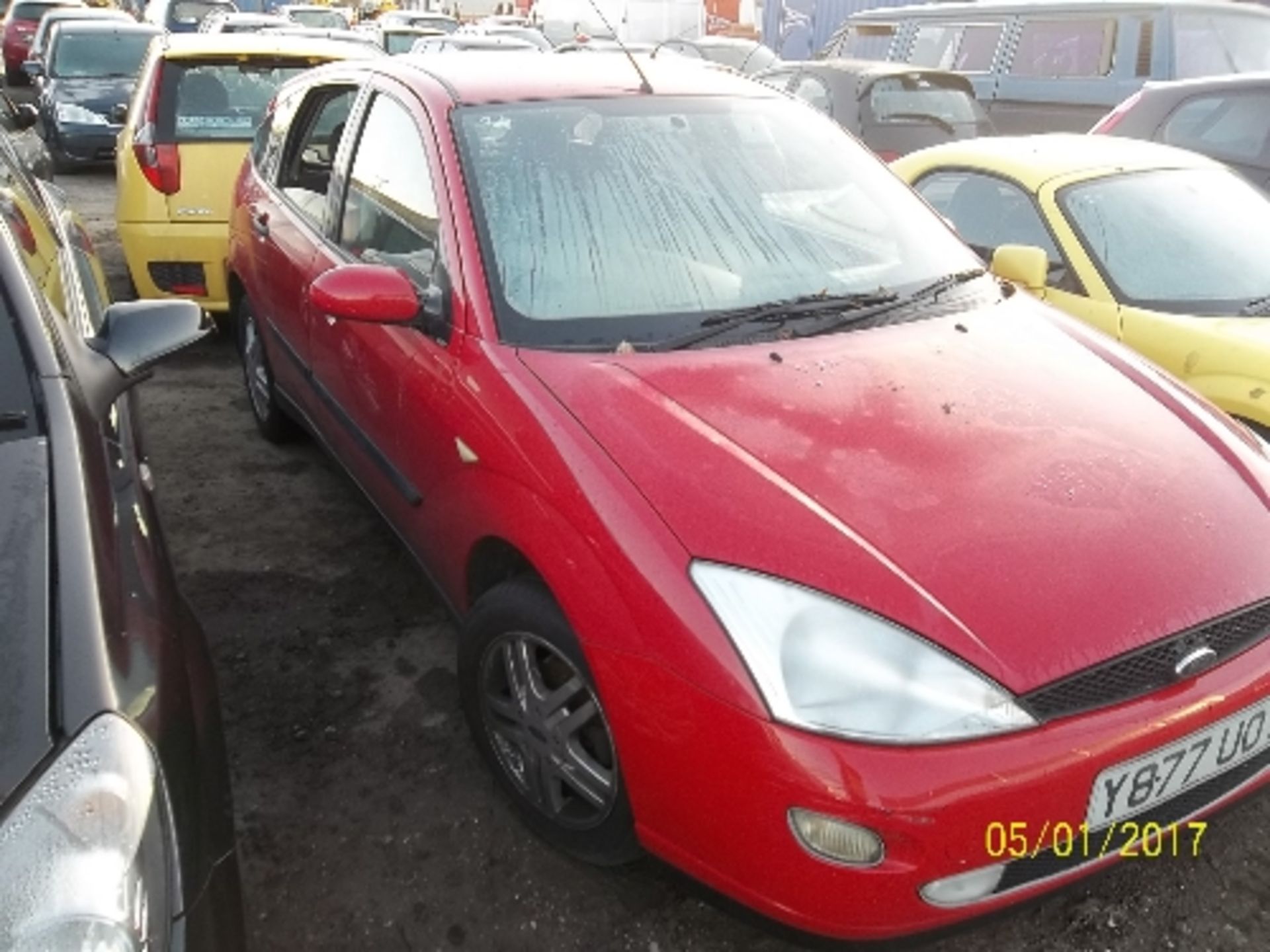 Ford Focus Zetec - Y877 UOTDate of registration: 01.03.20011596cc, petrol, manual, redOdometer - Image 2 of 4