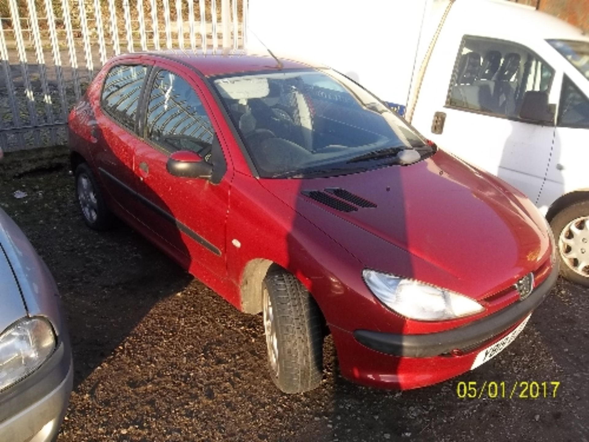 Peugeot 206 LX- Y819 DJT Date of registration: 17.04.2001 1360cc, petrol, manual, red Odometer - Image 2 of 5