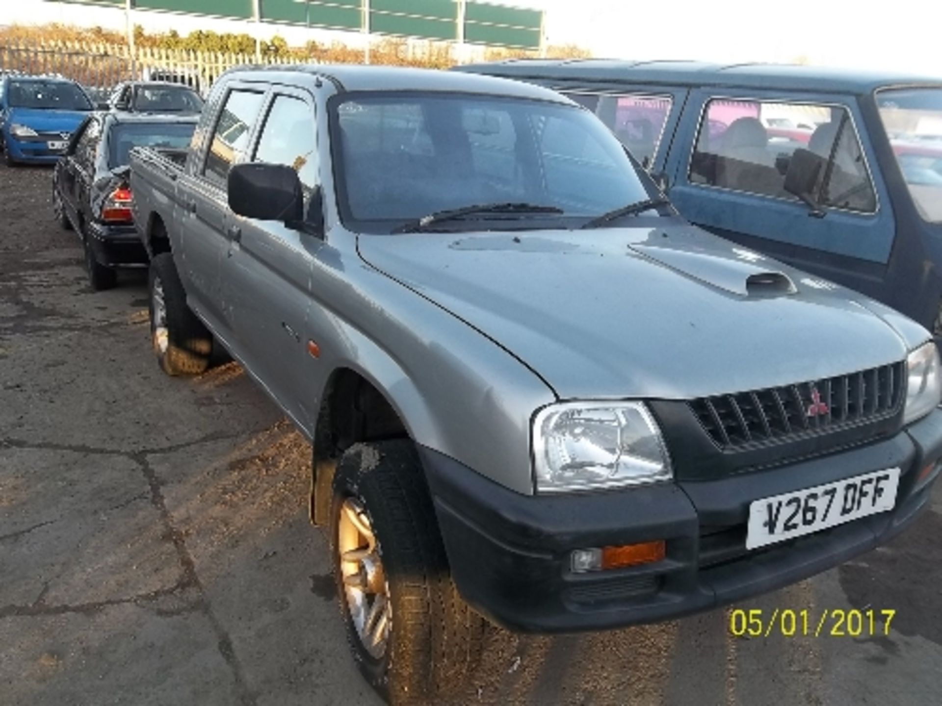 Mitsubishi L200 2.5TD GL 4WD Pick up - V267 DFFDate of registration: 01.01.20002477cc, diesel, - Image 2 of 4