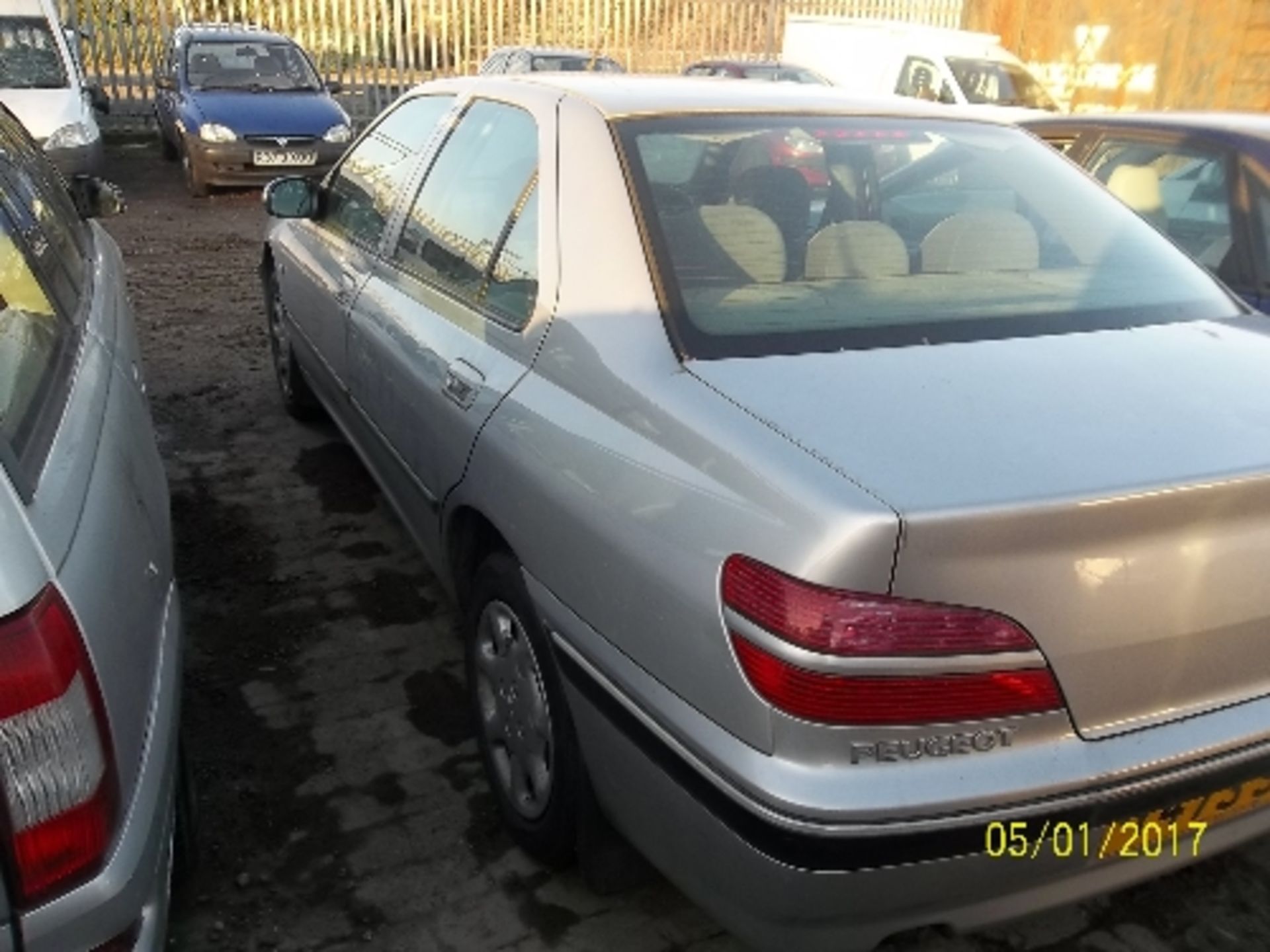 Peugeot 406 LX HDI (90) - Y473 STP Date of registration: 30.04.2001 1997cc, diesel, manual, silver - Image 4 of 4