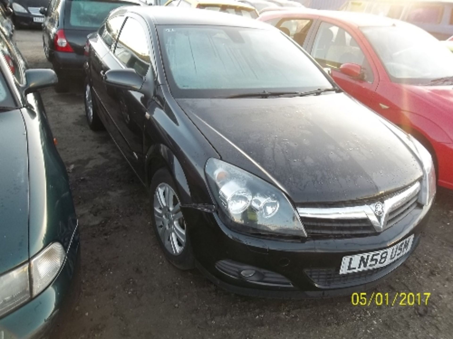 Vauxhall Astra Design - LN58 USM Date of registration: 28.10.2008 1598cc, petrol, manual, black - Image 2 of 4