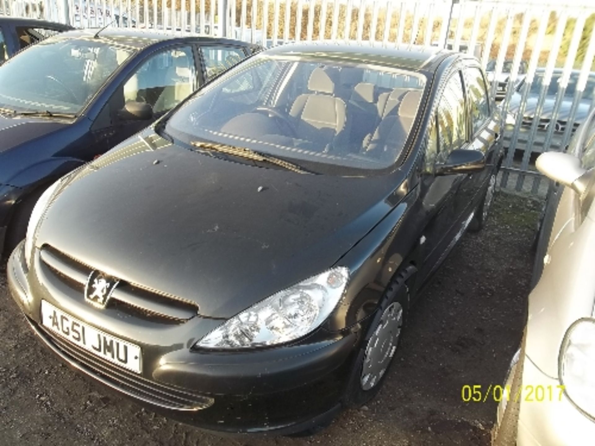 Peugeot 307 LX - AG51 JMU Date of registration: 14.02.2002 1360cc, petrol, manual, black Odometer - Image 5 of 5