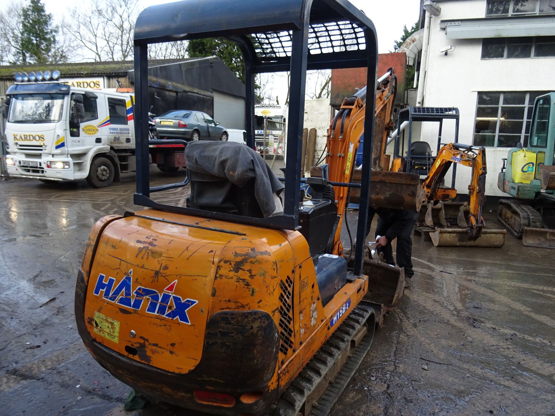 Hanix H15B-2 mini digger (2007) RDD 3168 hrs 3947 c/w 5 buckets - Image 5 of 9