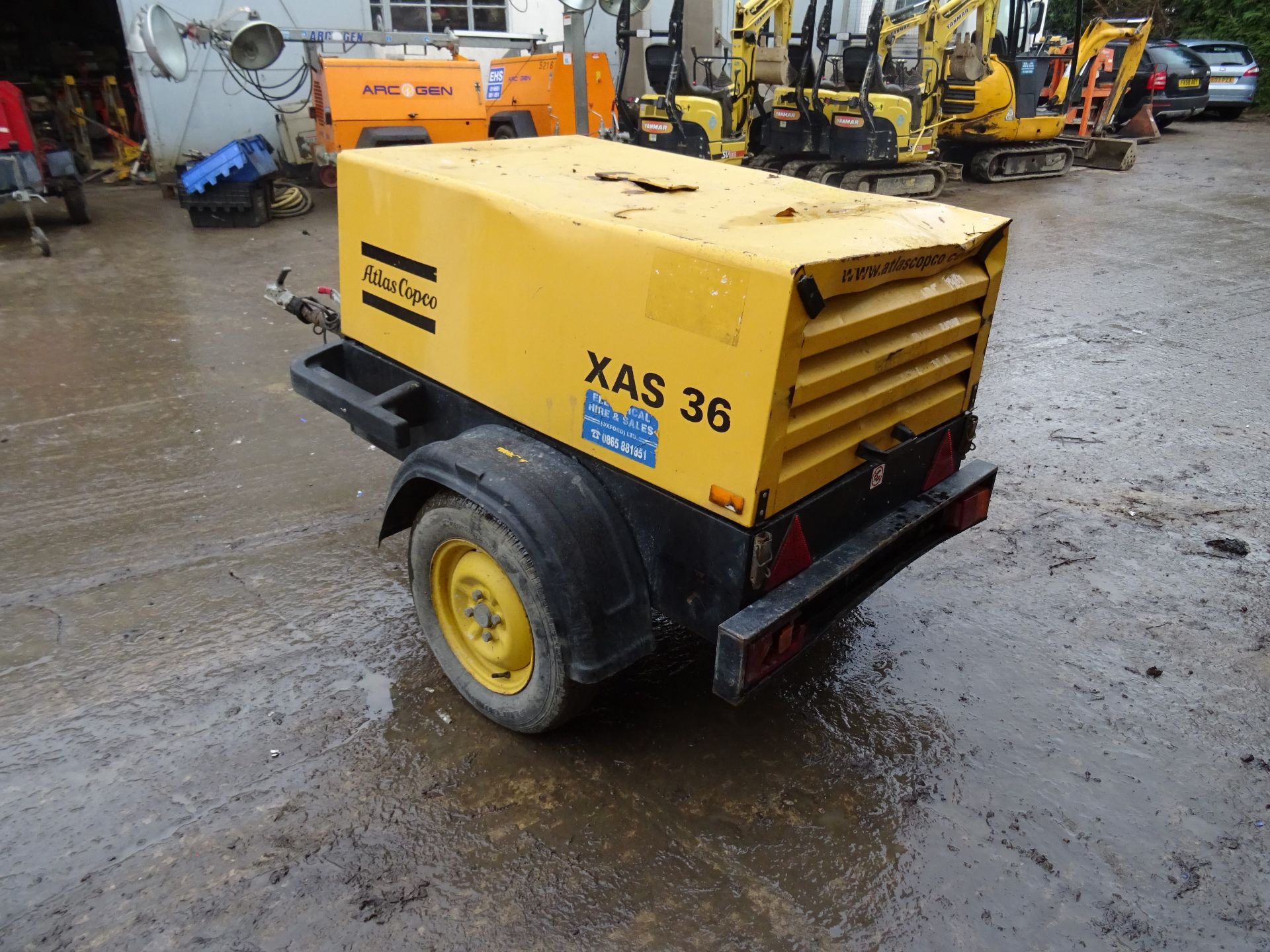 Atlas Copco XAS36 compressor (2002) 3695 RMA - Image 2 of 4