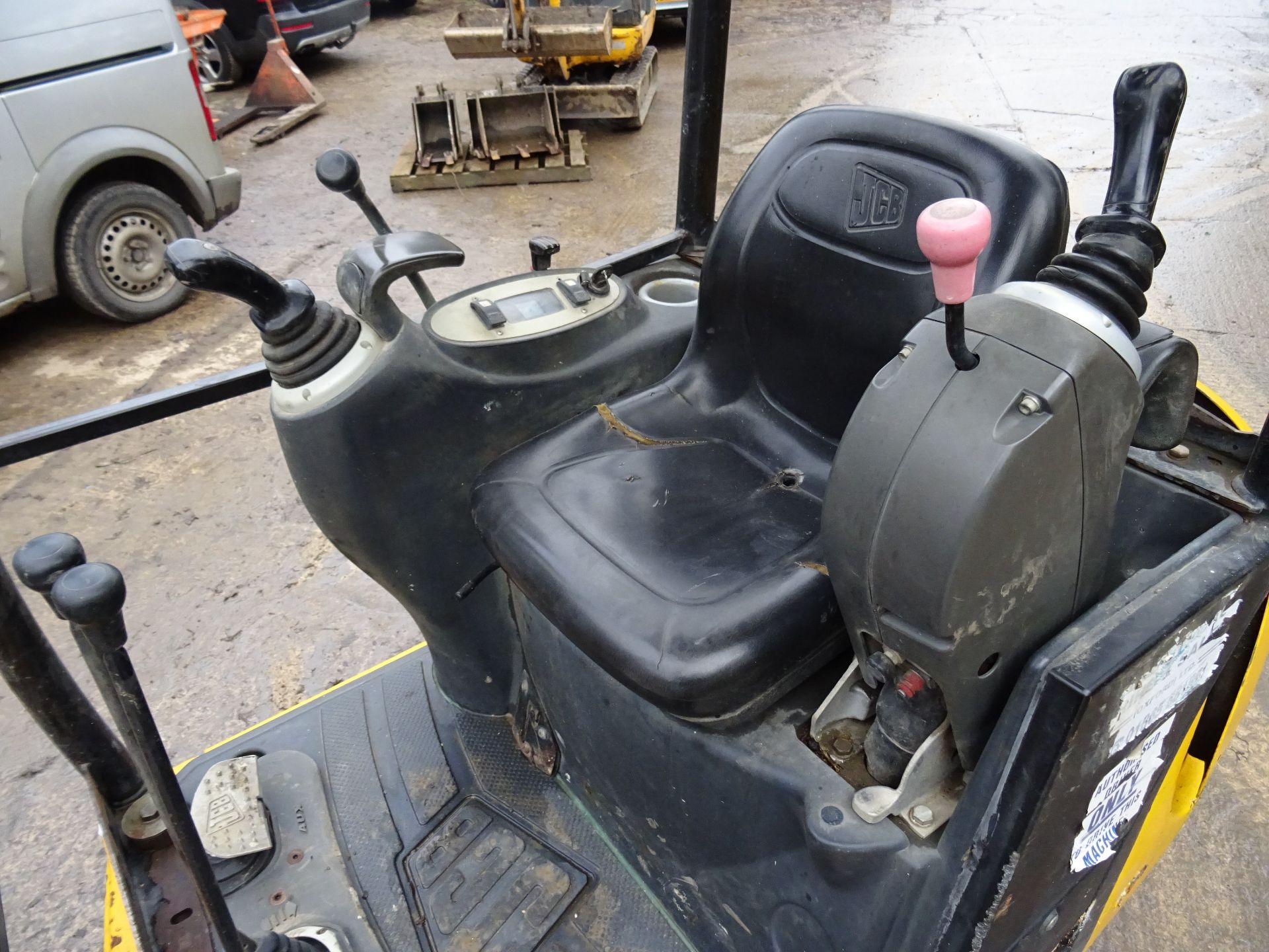 JCB 801.6 CTS mini digger (2009) RDD 3008 hrs 4098 c/w 5 buckets - Image 9 of 10