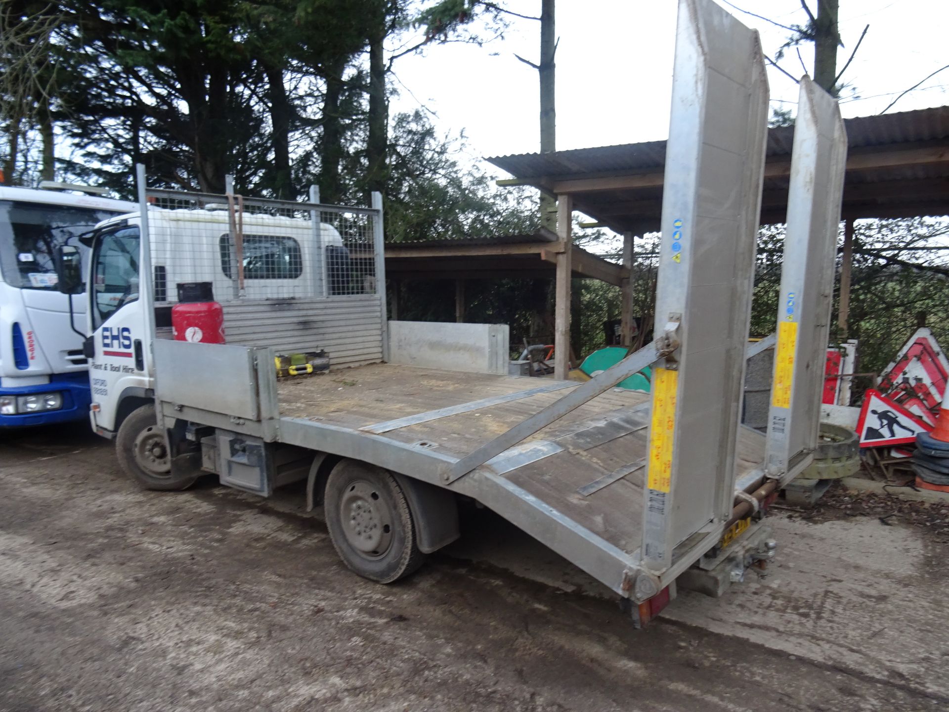 Isuzu Grafter Flat Lorry (2015) Registration No: RK15 WTR c/w manual ramp and Superwinch 2.5 tonne - Image 2 of 6